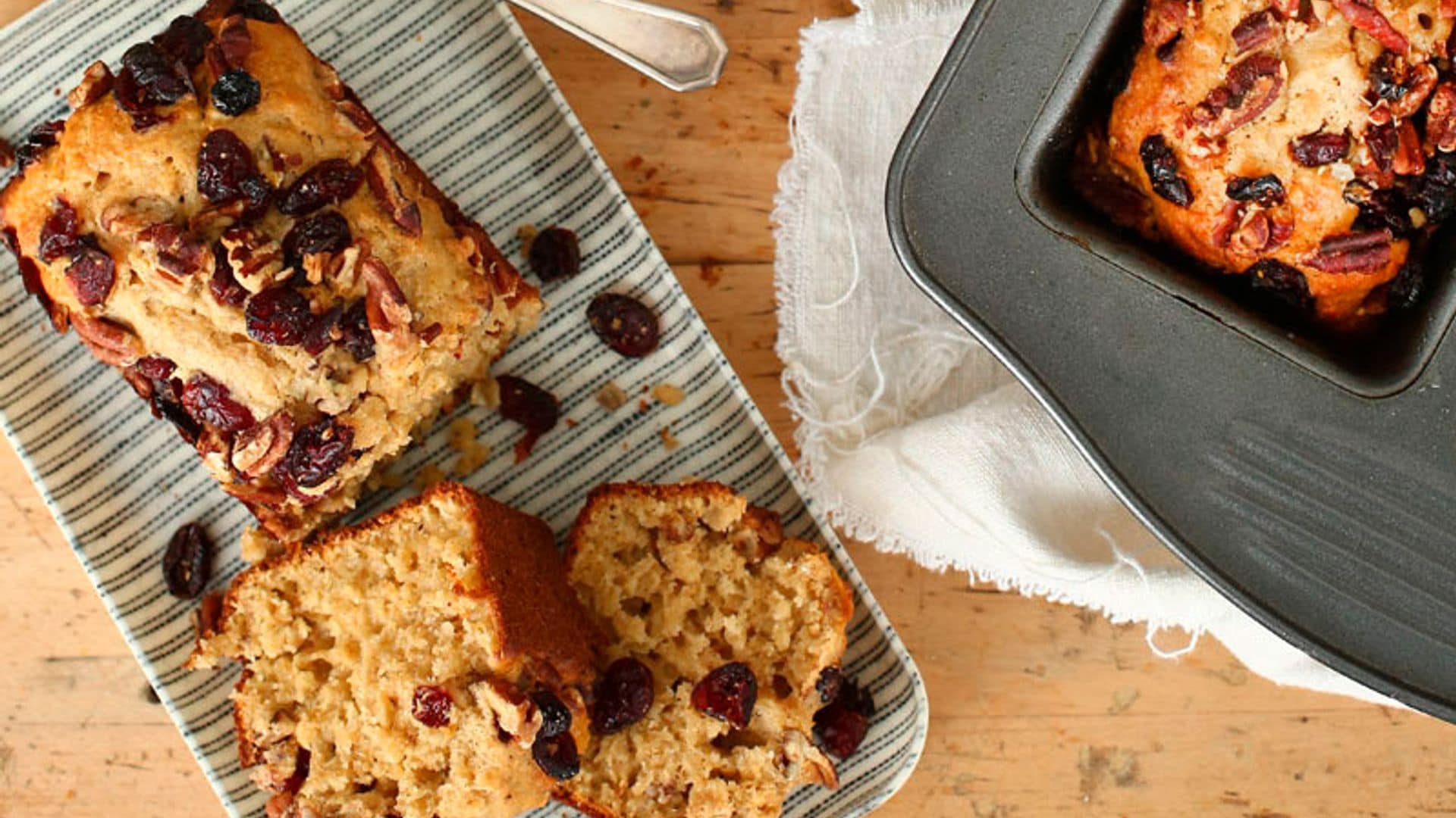 Bizcocho de avena con arándanos y pasas