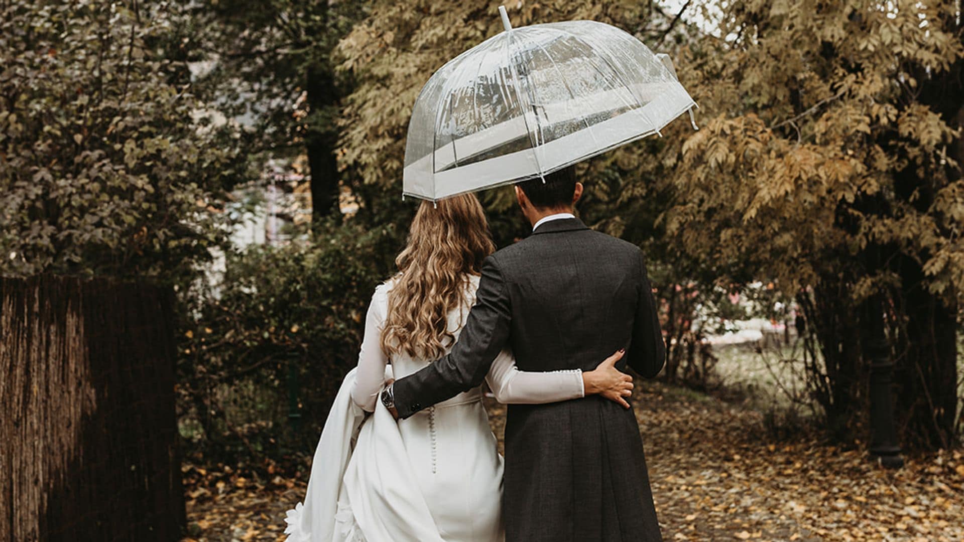 Cómo organizar una boda en días de lluvia: las claves de los expertos para que todo salga redondo