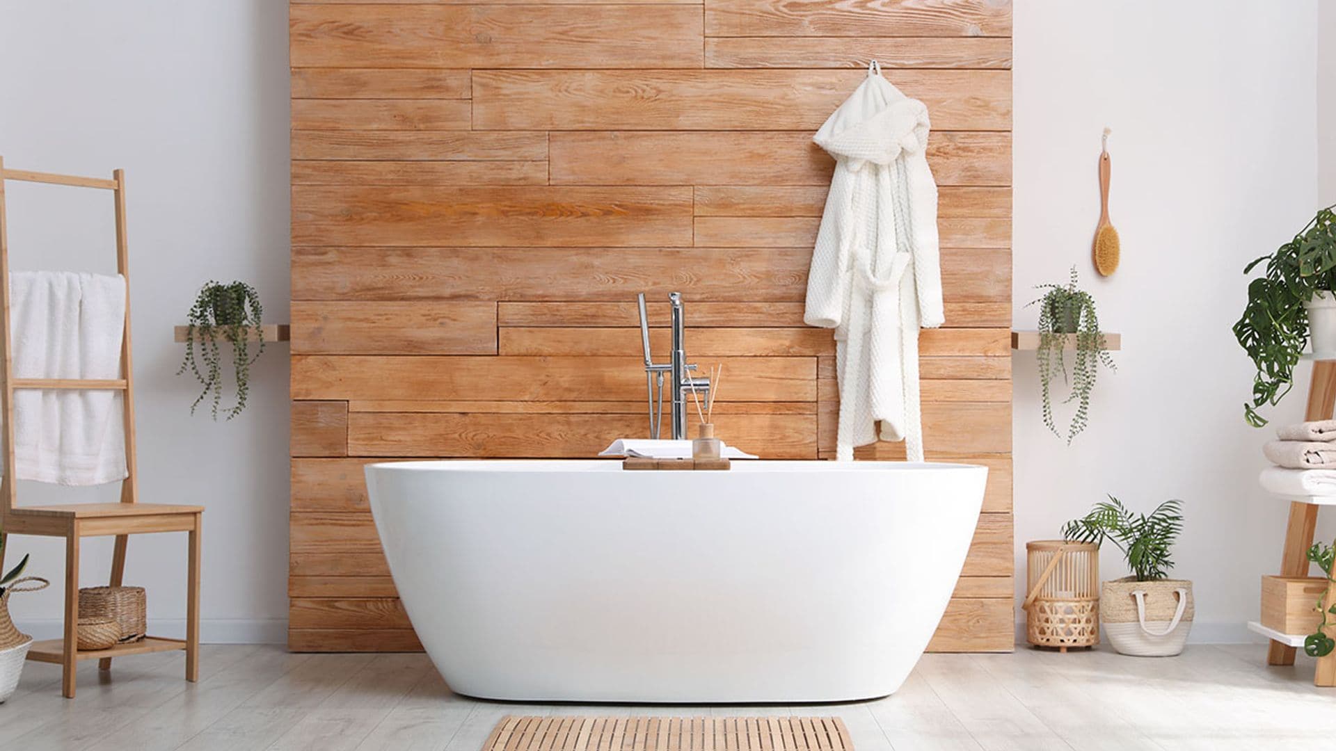 Claves para incorporar la madera en el cuarto de baño