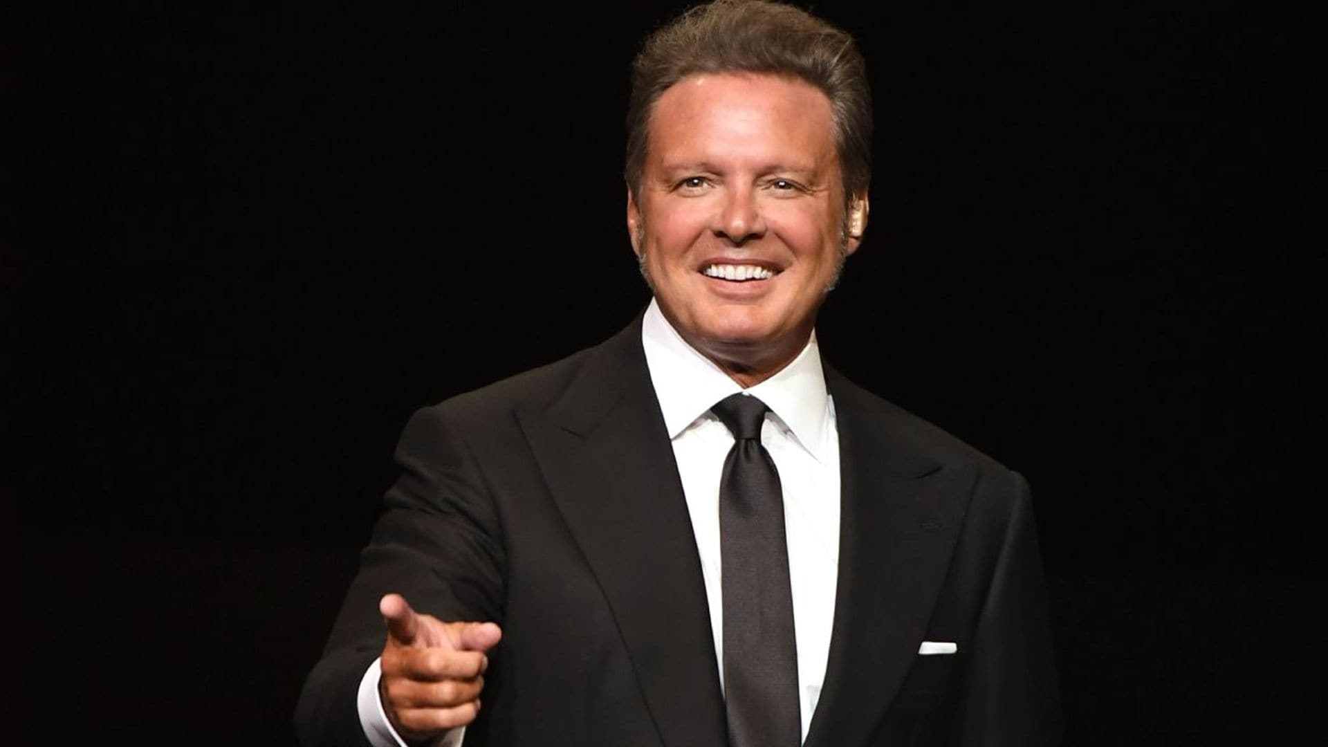 Luis Miguel cumple 50 años en la intimidad de su confinamiento en Miami