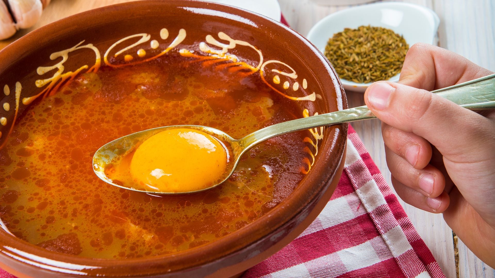 Sopa de ajo: el sabor de la tradición en cada cucharada