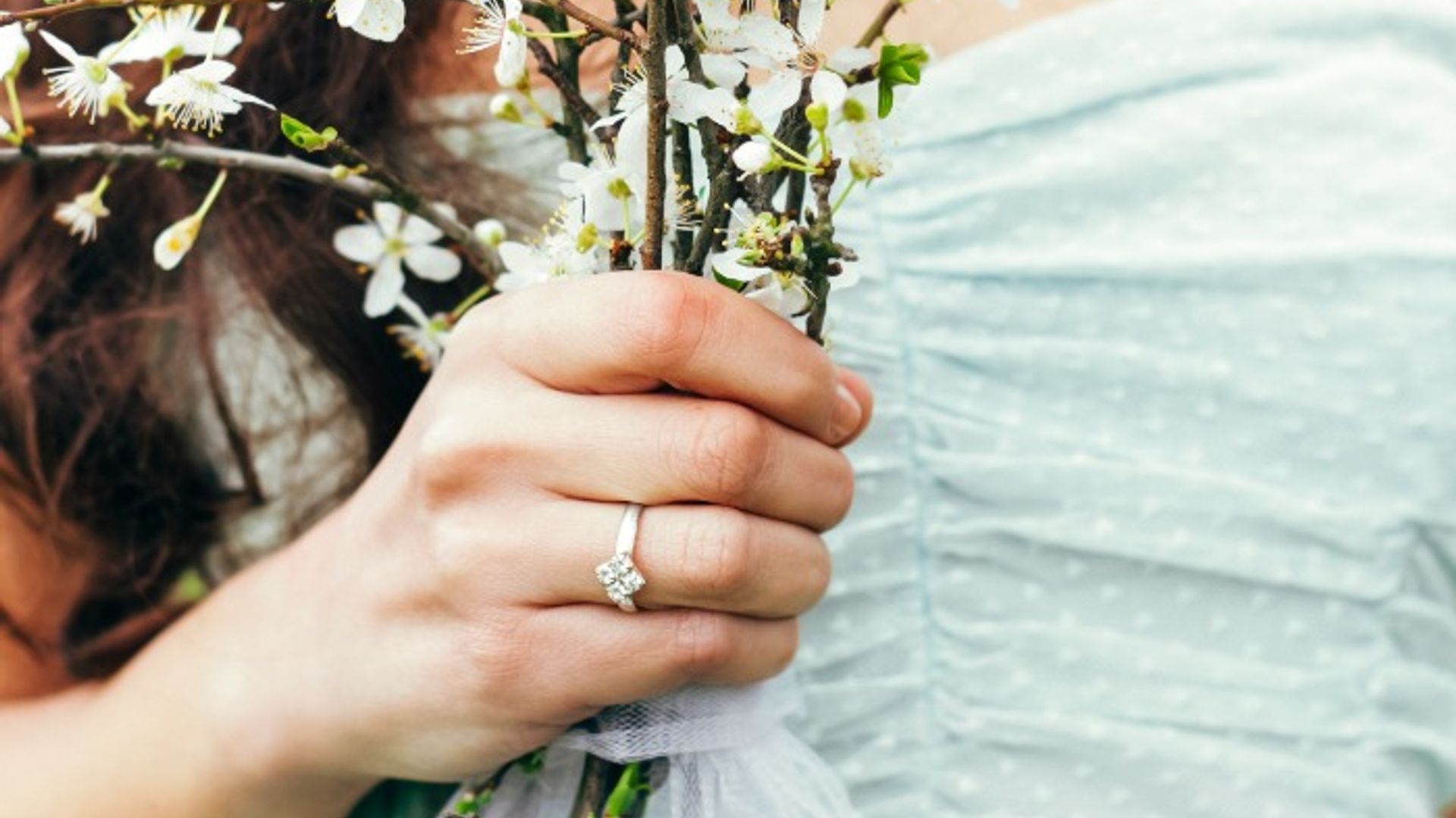 Anillos de compromiso con mucha historia