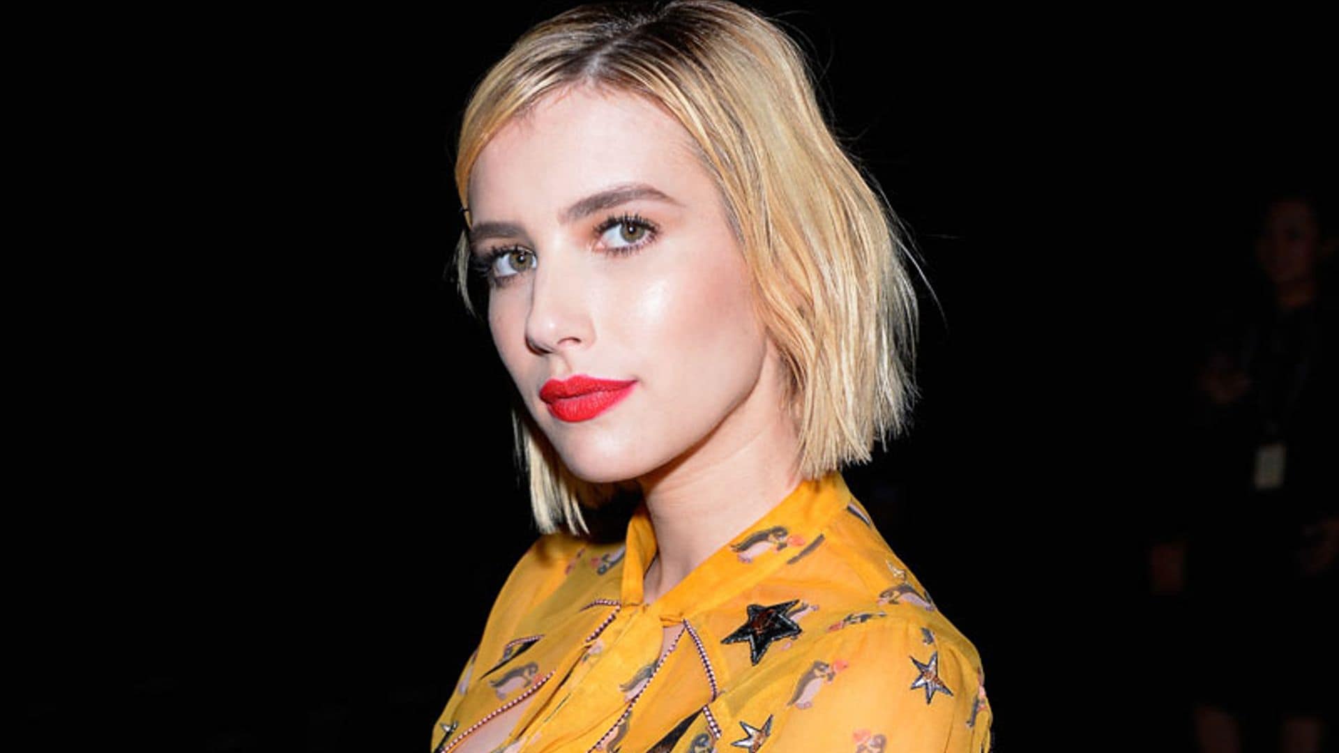 Emma Roberts o la magia del flequillo 'lifting' en los Critic's Choice Awards