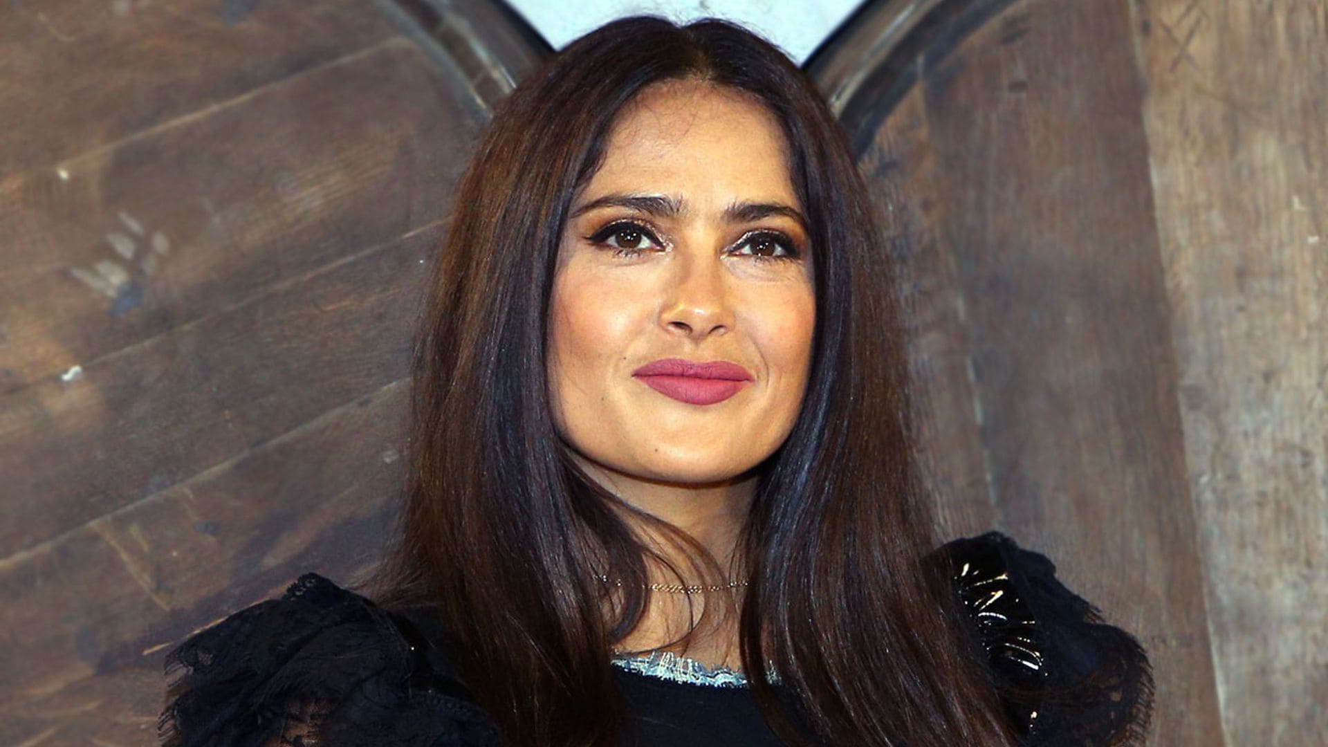 Lo que podrías aprender de Salma Hayek si sufres acné