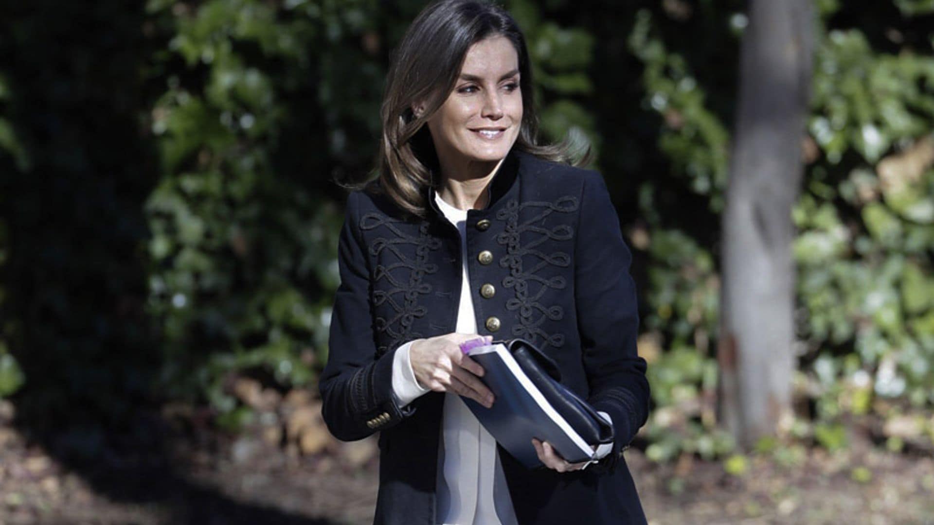 Doña Letizia cumple su propósito de estilo: de Zara por año nuevo