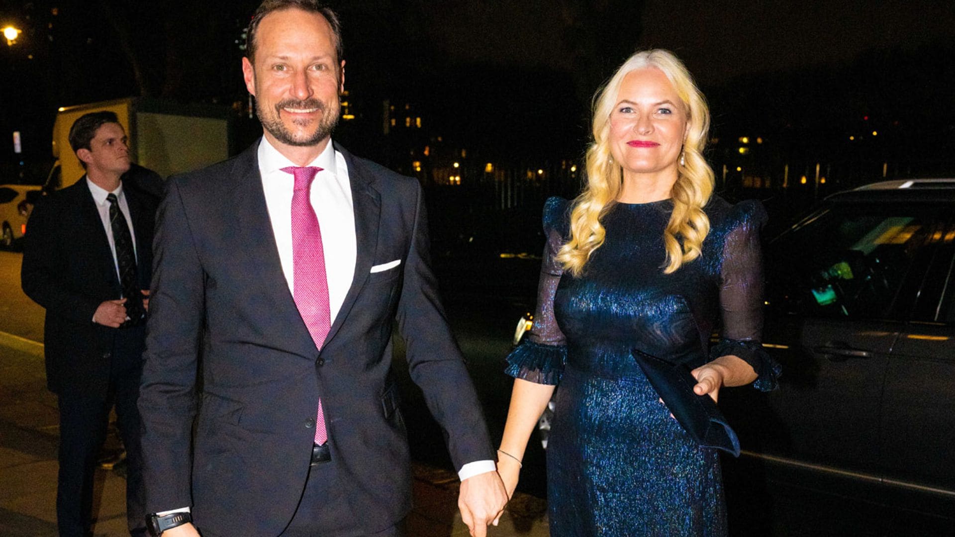 Haakon de Noruega demuestra que sigue tan enamorado de Mette-Marit como el primer día