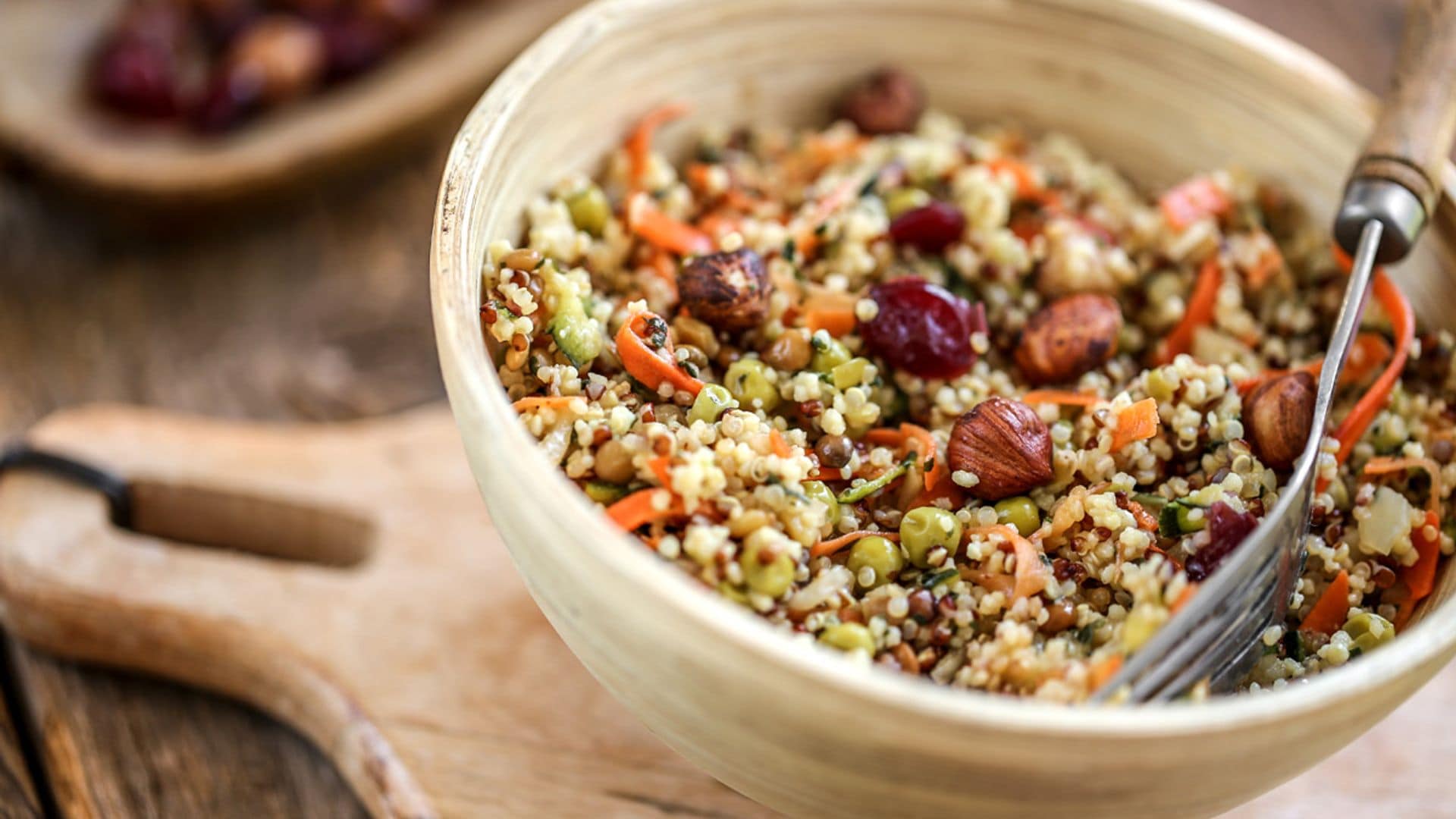 Ensalada de quinoa y avellanas