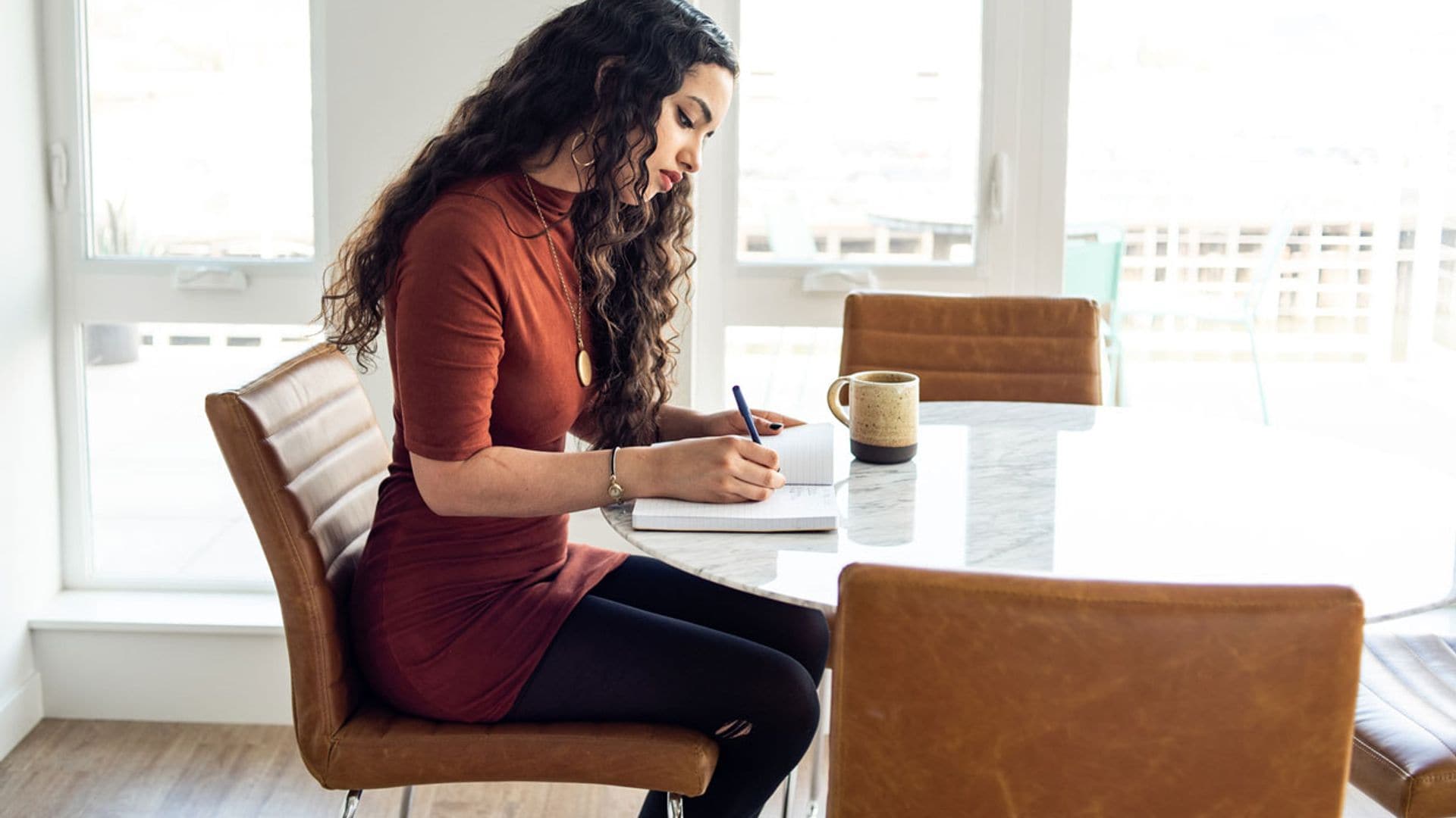 getty mujer escribe