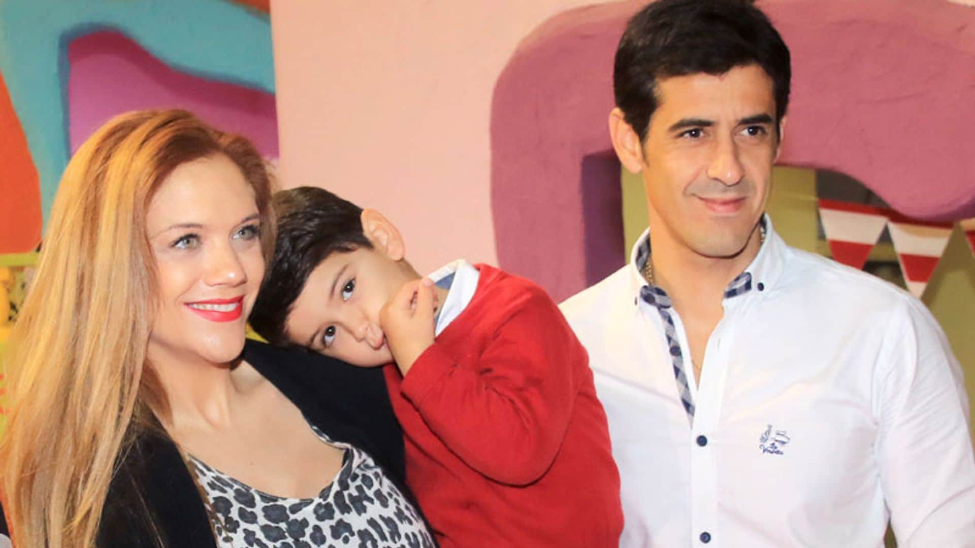 A punto de ser padres de nuevo, Víctor Janeiro y Beatriz Trapote celebran el cumpleaños de su hijo Víctor