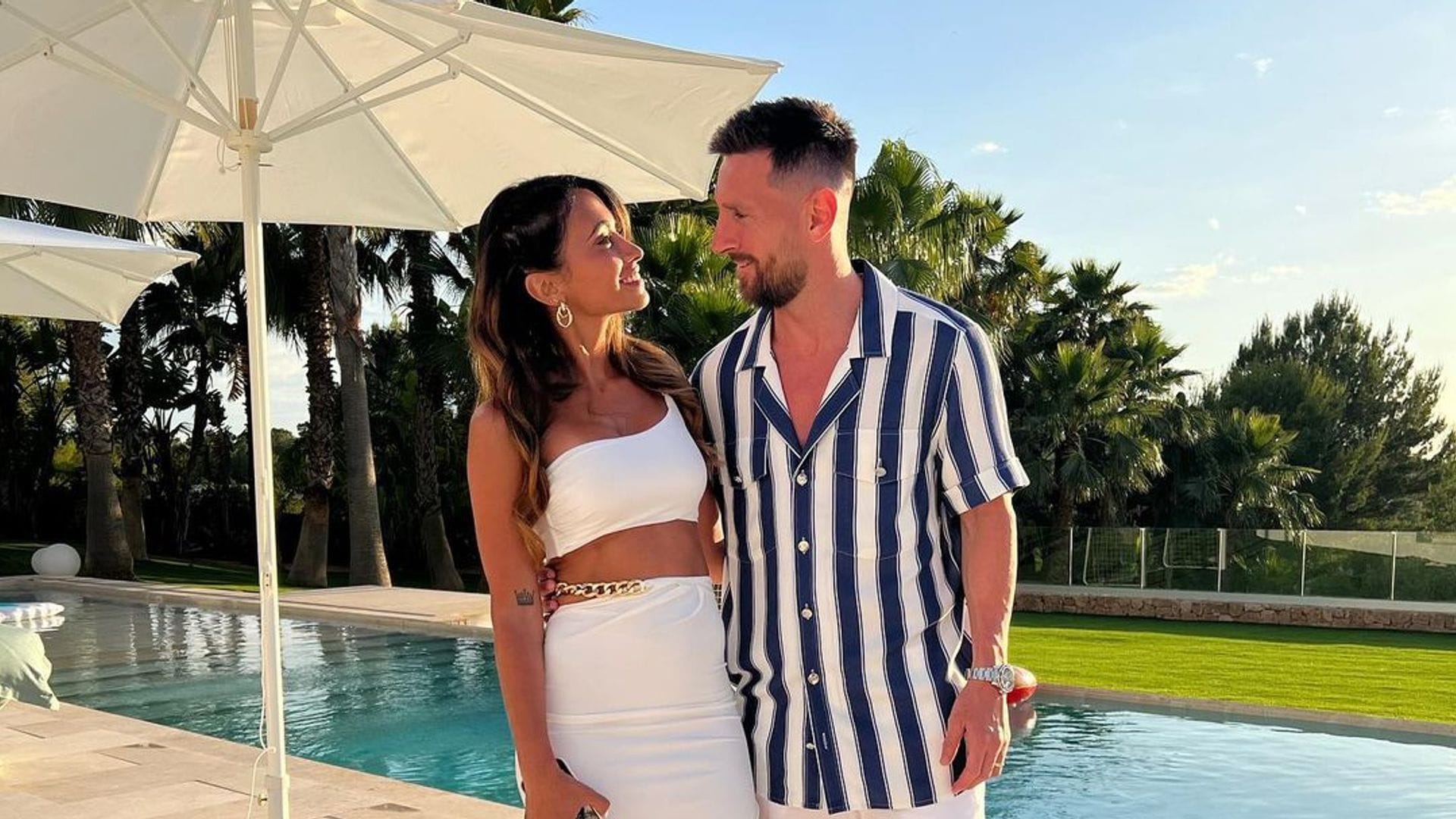 Leo Messi y su mujer Antonela Roccuzzo en su casa de Ibiza