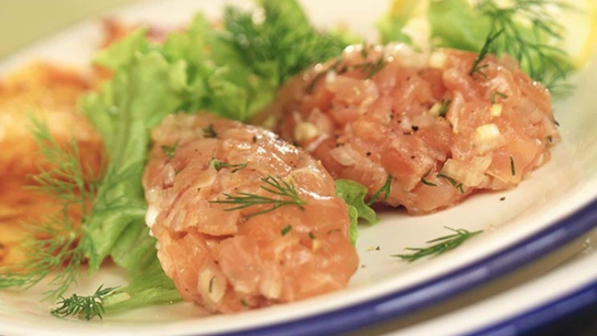 Tartar de salmón y eneldo