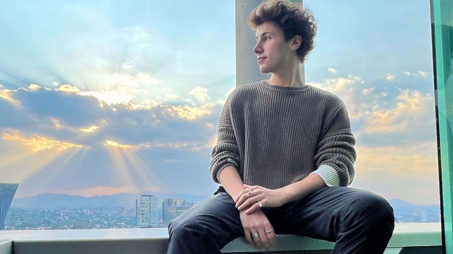 De lo más enamorado, Juanpa Zurita celebra su cumpleaños 26 al lado de Macarena Achaga