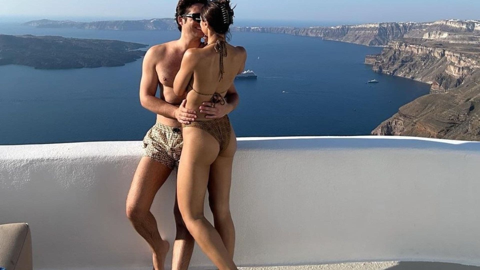 Renata Notni y Diego Boneta disfrutan del verano recorriendo las islas griegas