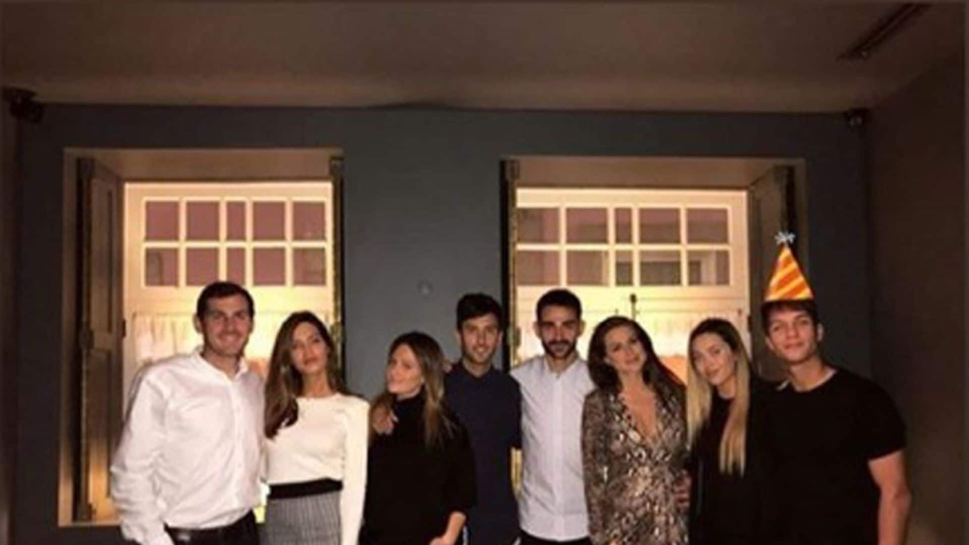 Sara Carbonero e Iker Casillas, de cena junto a otras WAG's españolas en Oporto