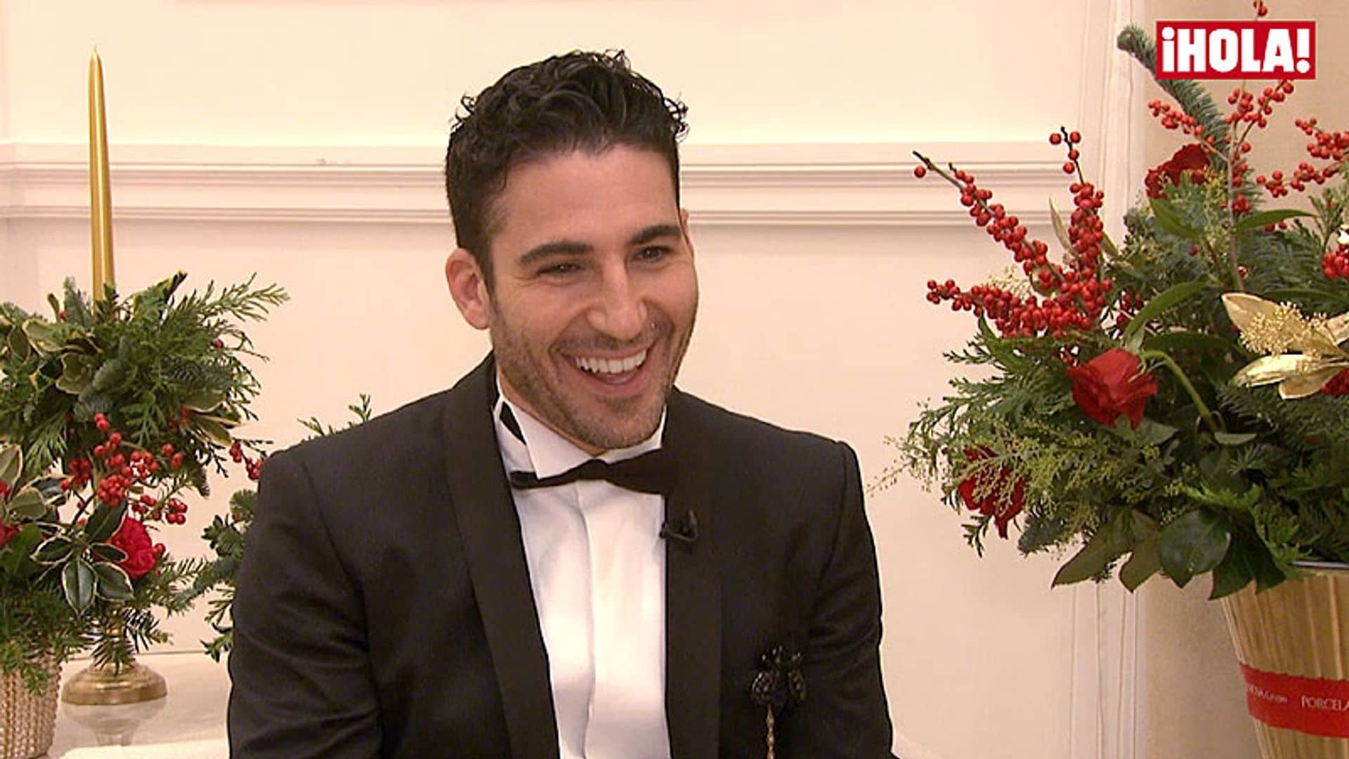 En ¡HOLA!: Muy bien acompañado y con un peculiar atuendo... Así dará la bienvenida al 2018 Miguel Ángel Silvestre