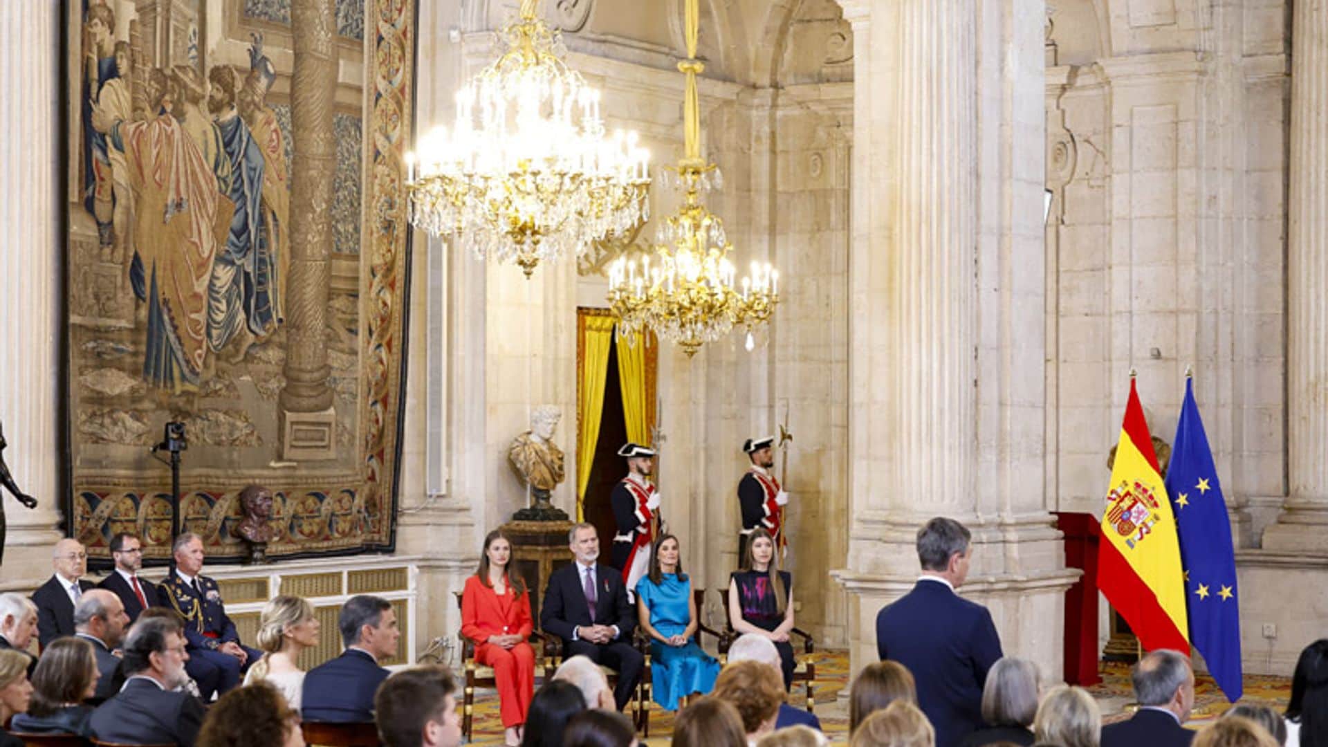 Reyes Felipe y Letizia con la princesa Leonor y la infanta Sofía 