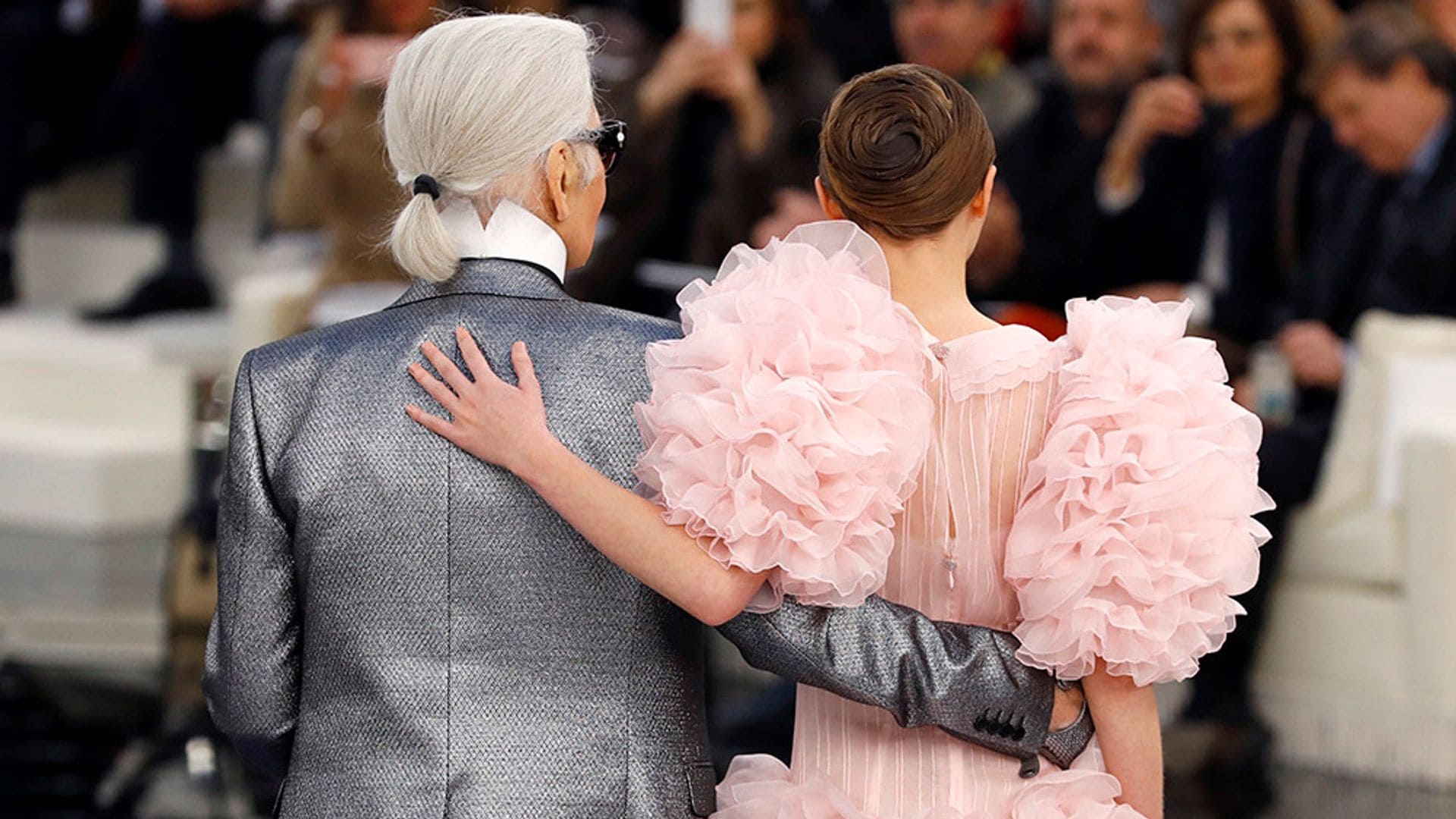 Modelos, cantantes, actrices, mujeres 'rebeldes'... Las musas atípicas de Karl Lagerfeld