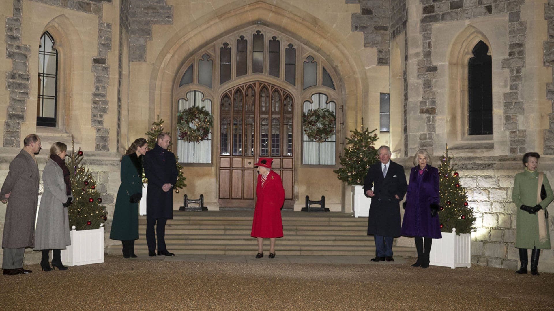 La sonrisa de Isabel II al volver a reunir a su familia en Windsor por primera vez en meses