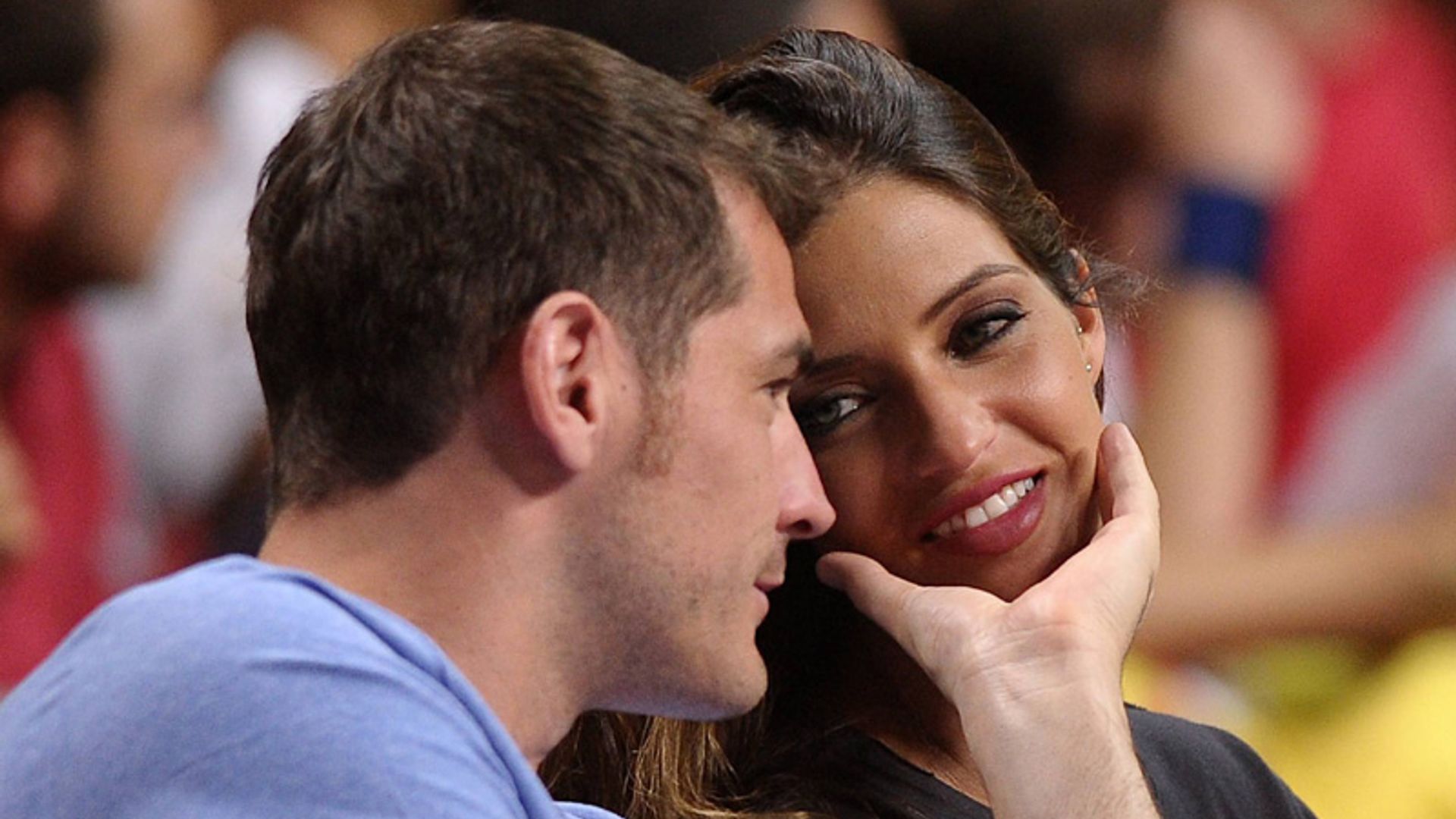 Iker y Sara celebran su primer aniversario de boda con una visita muy especial