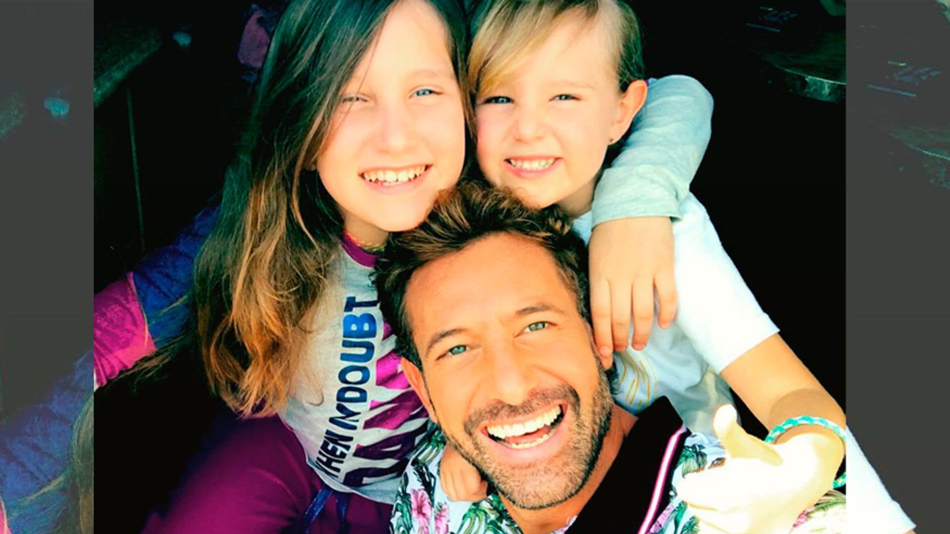 Gabriel Soto y la aventura de sus hijas pescando en el puerto de Acapulco