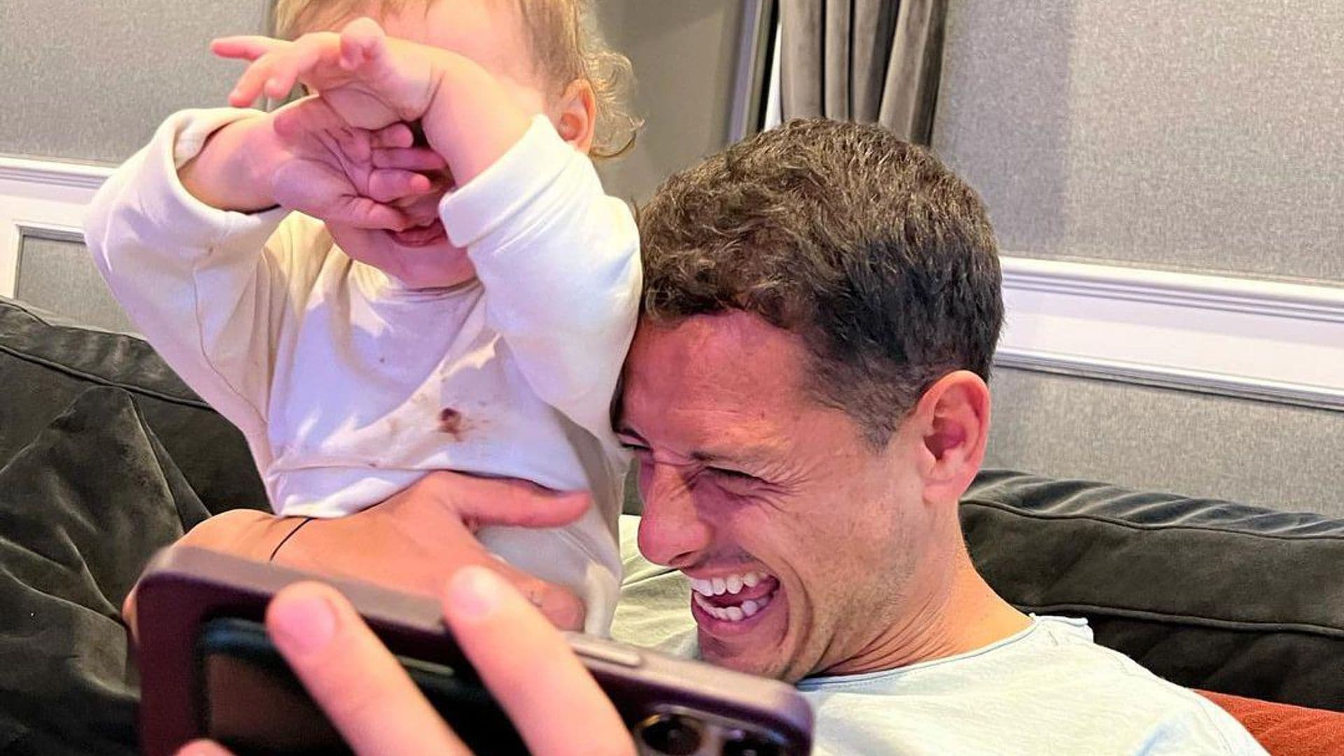 Javier ‘Chicharito’ Hernández vive el reencuentro más feliz con sus hijos en Londres