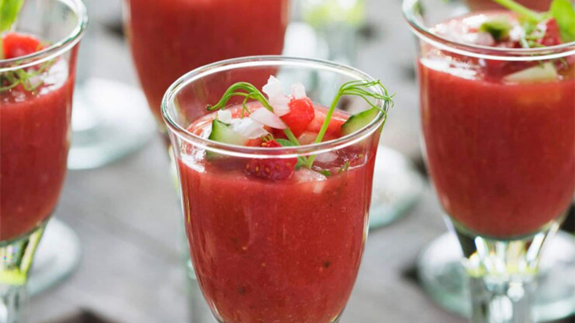 Vasitos de gazpacho de fresas