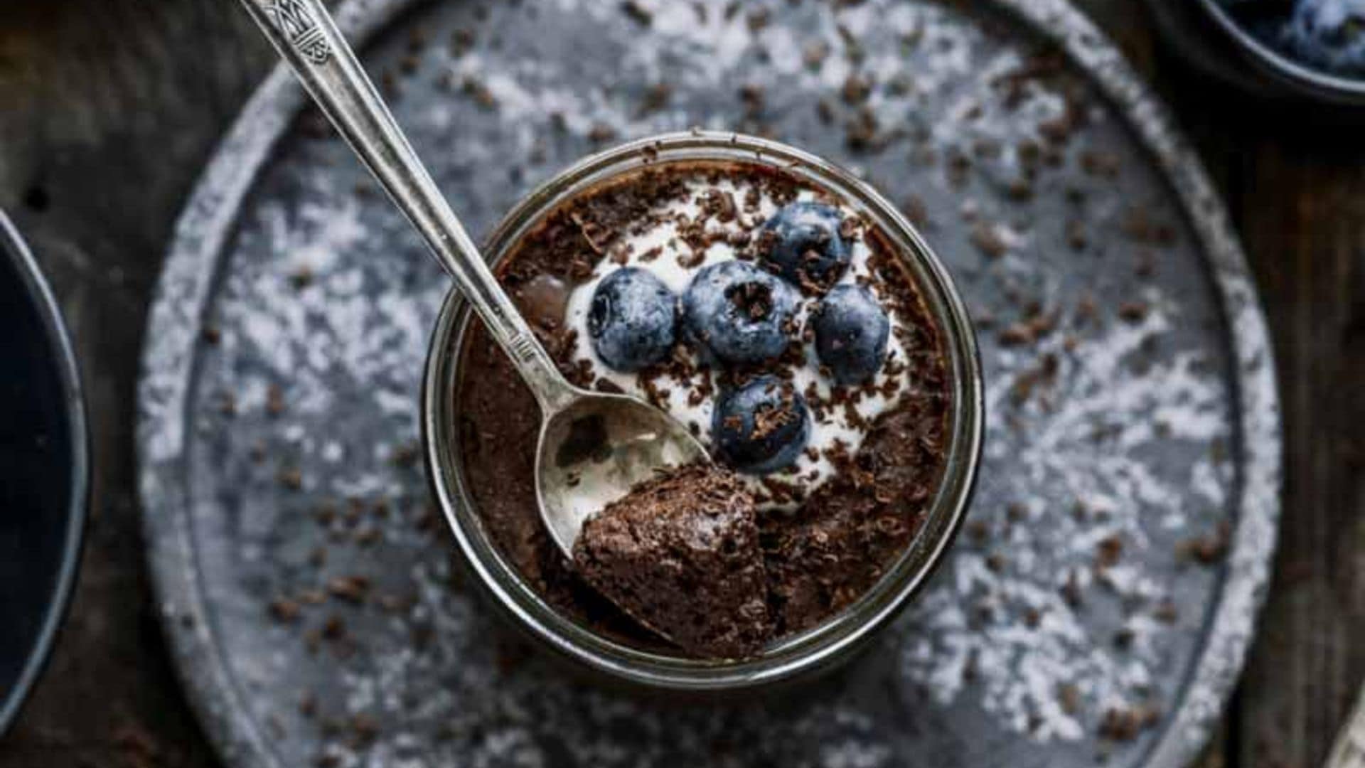 Mousse de chocolate con arándanos (sin huevo)