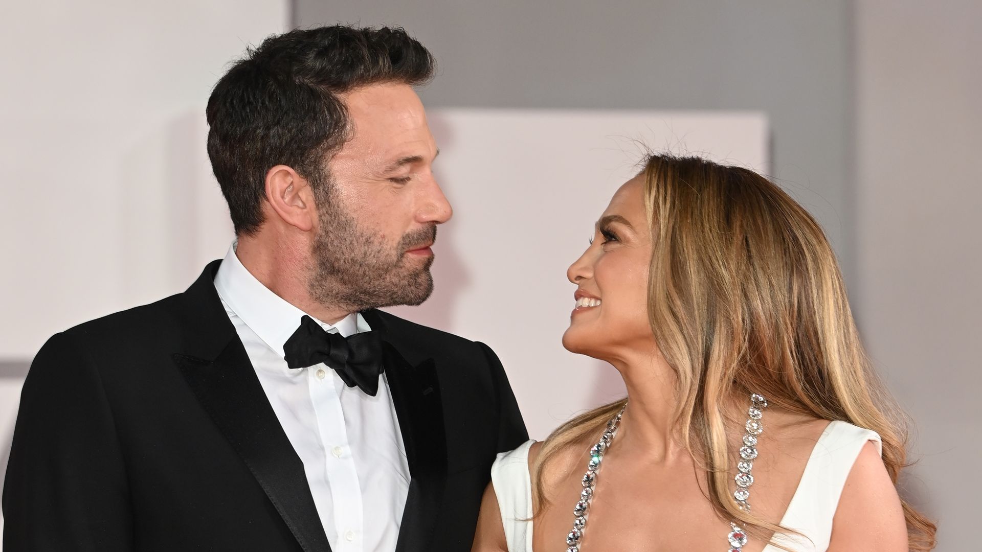 ¿Reconciliación a la vista? La alegría de Ben Affleck al encontrarse con Jennifer Lopez afuera de su casa