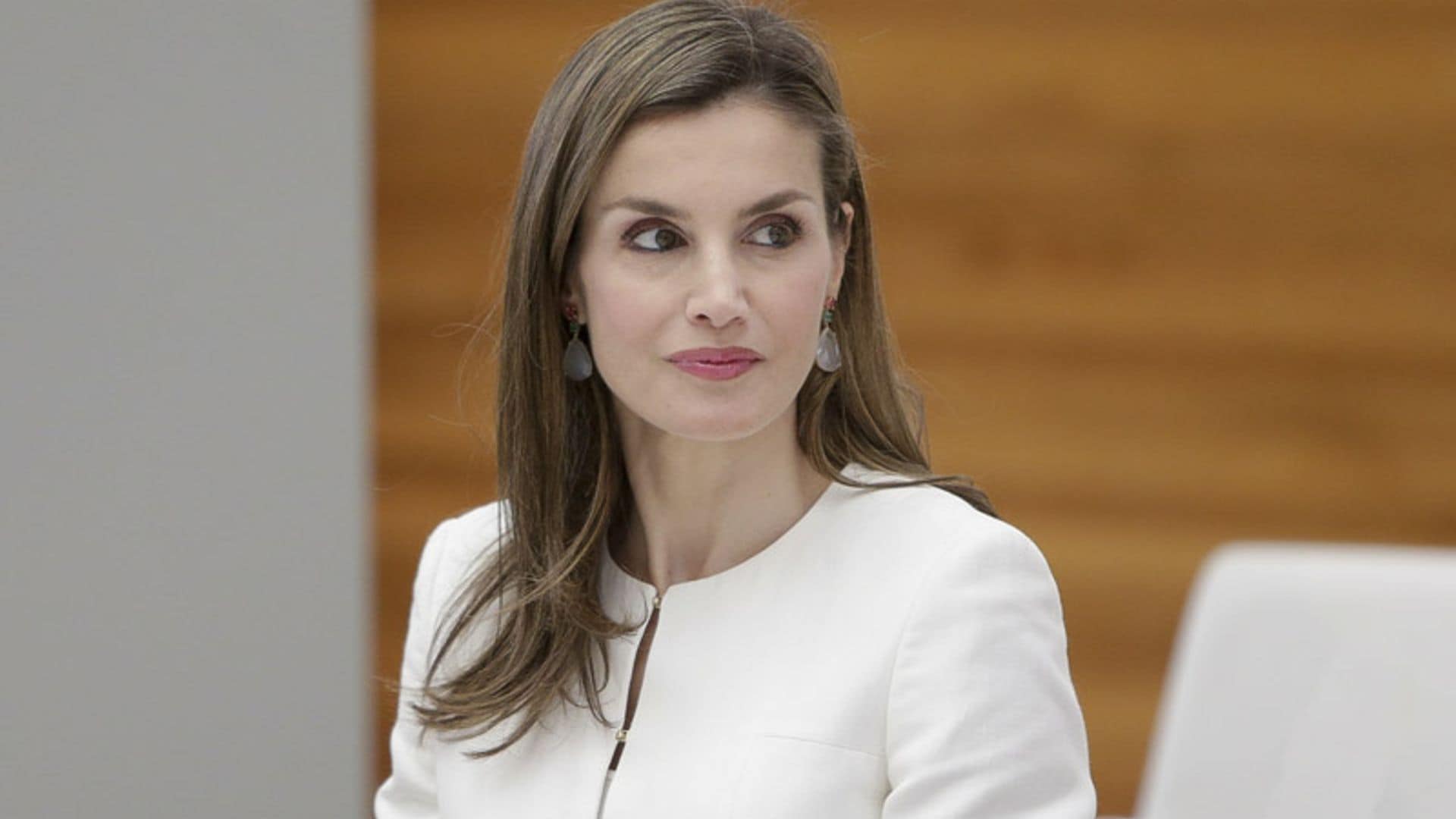 Con plataforma y 10 cm de tacón, los nuevos zapatos de la reina Letizia tienen un truco de estilista