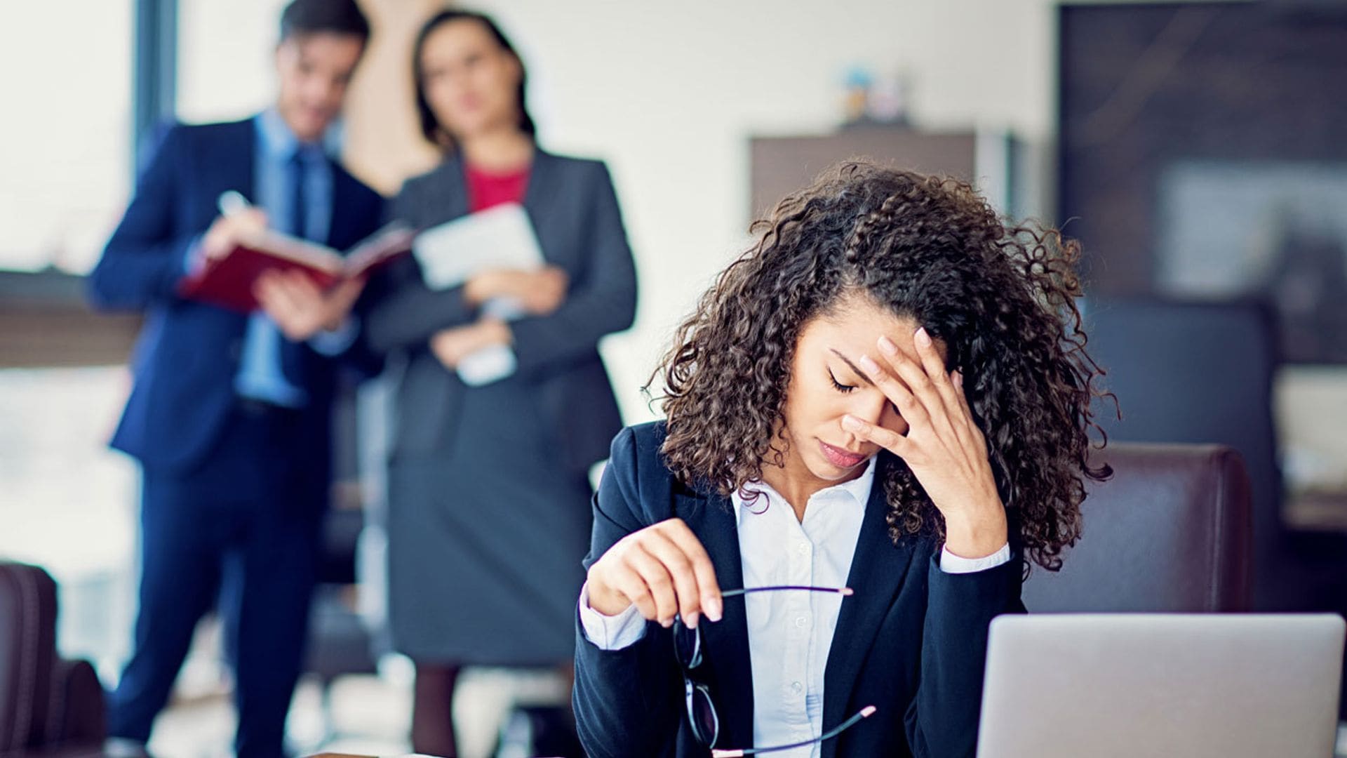 5 señales que pueden indicar que estás sufriendo 'mobbing' en el trabajo