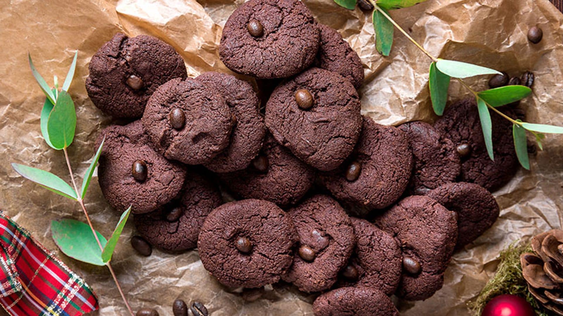 Galletas de navidad de chocolate negro y café