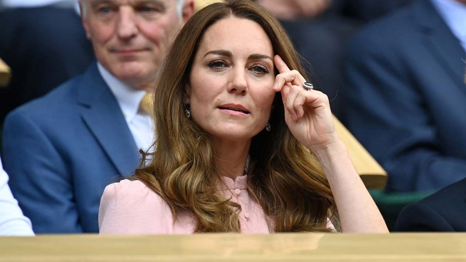 La razón por la que Kate Middleton se ha fijado en este vestido rosa de nombre 'Ahana'