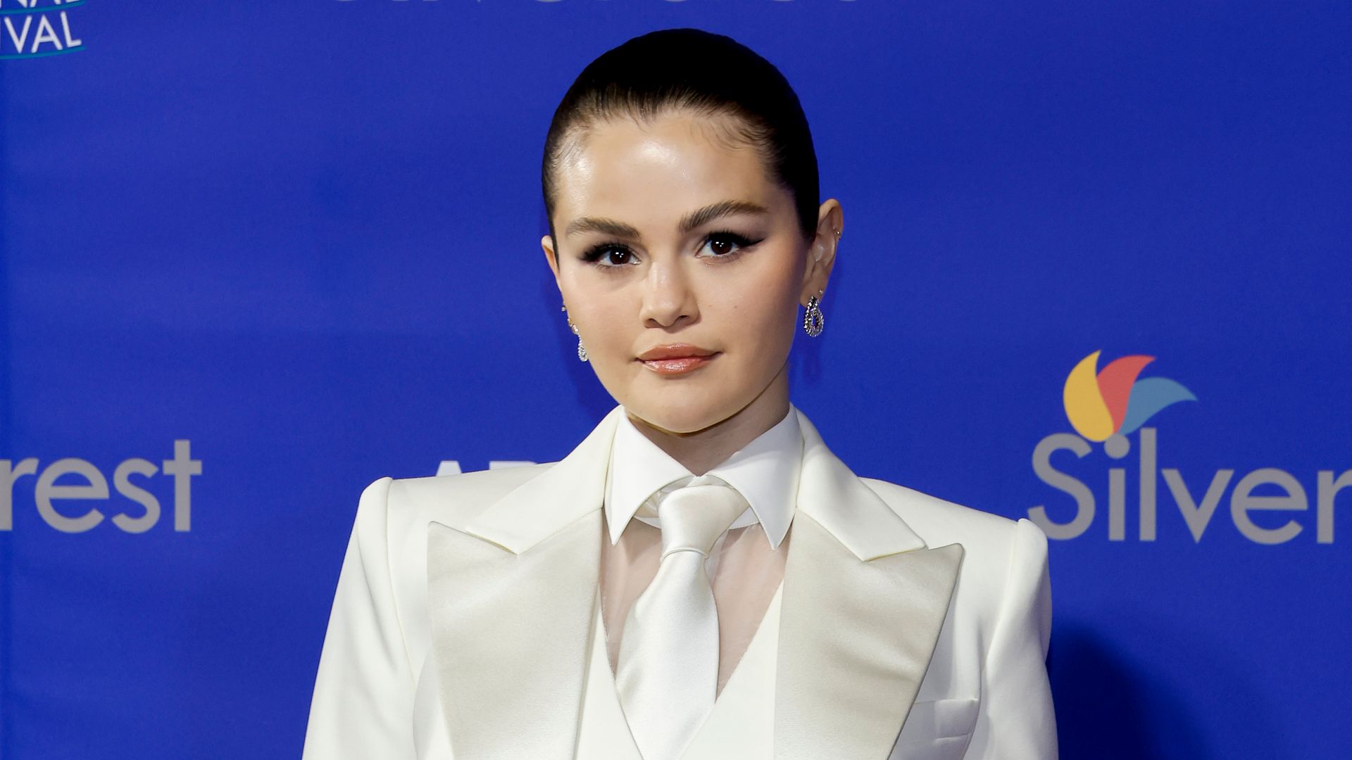 Los mejores looks del Festival de Cine de Palm Springs: del traje de Selena Gomez al vestido globo de Ariana Grande