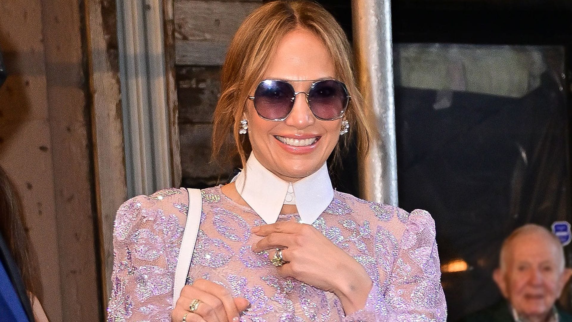 Jennifer Lopez muestra su espectacular colección de anillos de compromiso