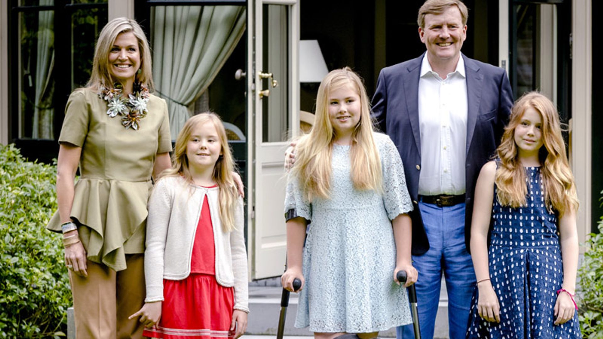 Máxima de Holanda y su hija, la princesa Amalia, protagonistas del posado de verano tras su accidentada semana