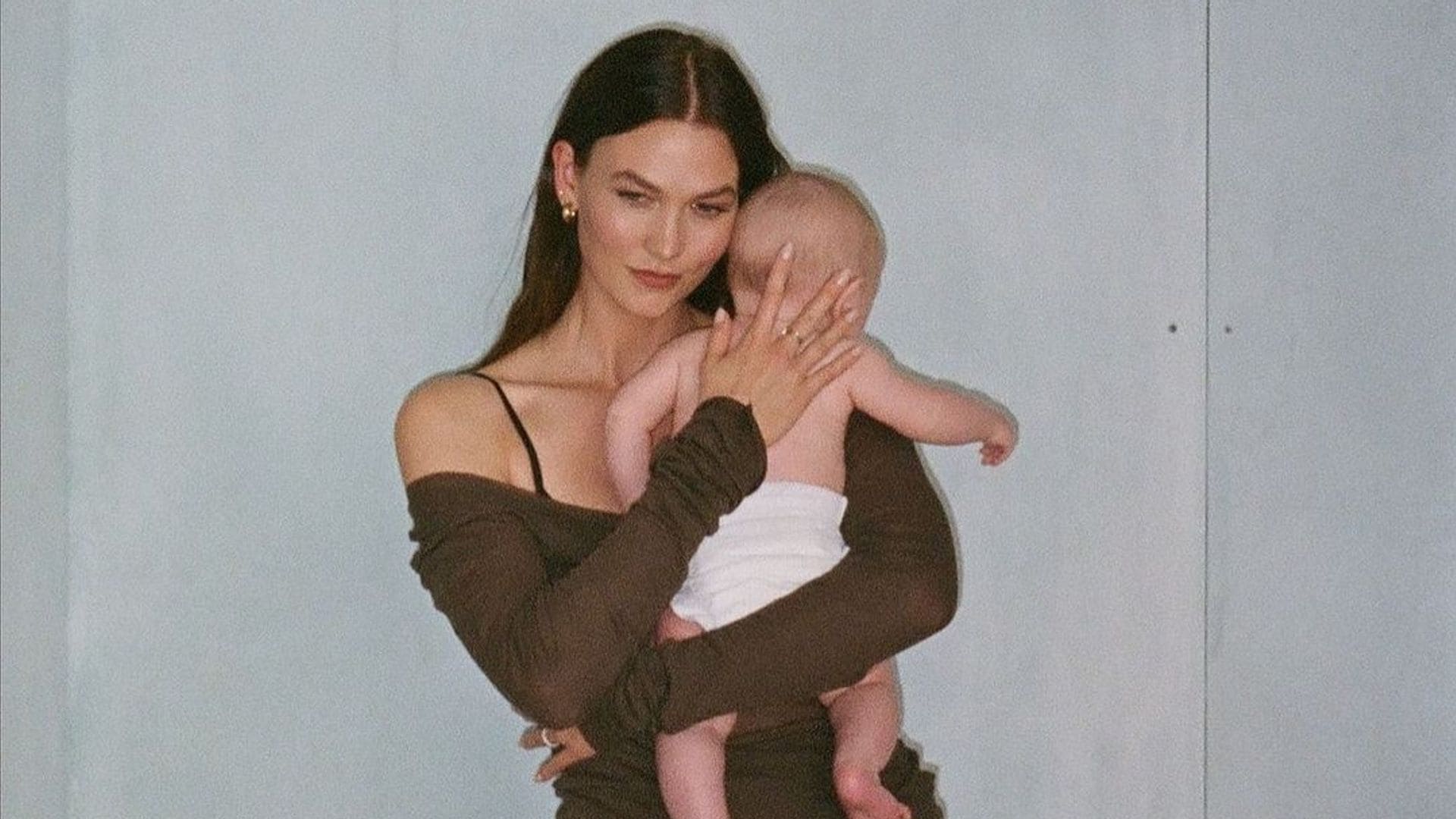 Karlie Kloss publica imágenes inéditas de su bebé Elijah