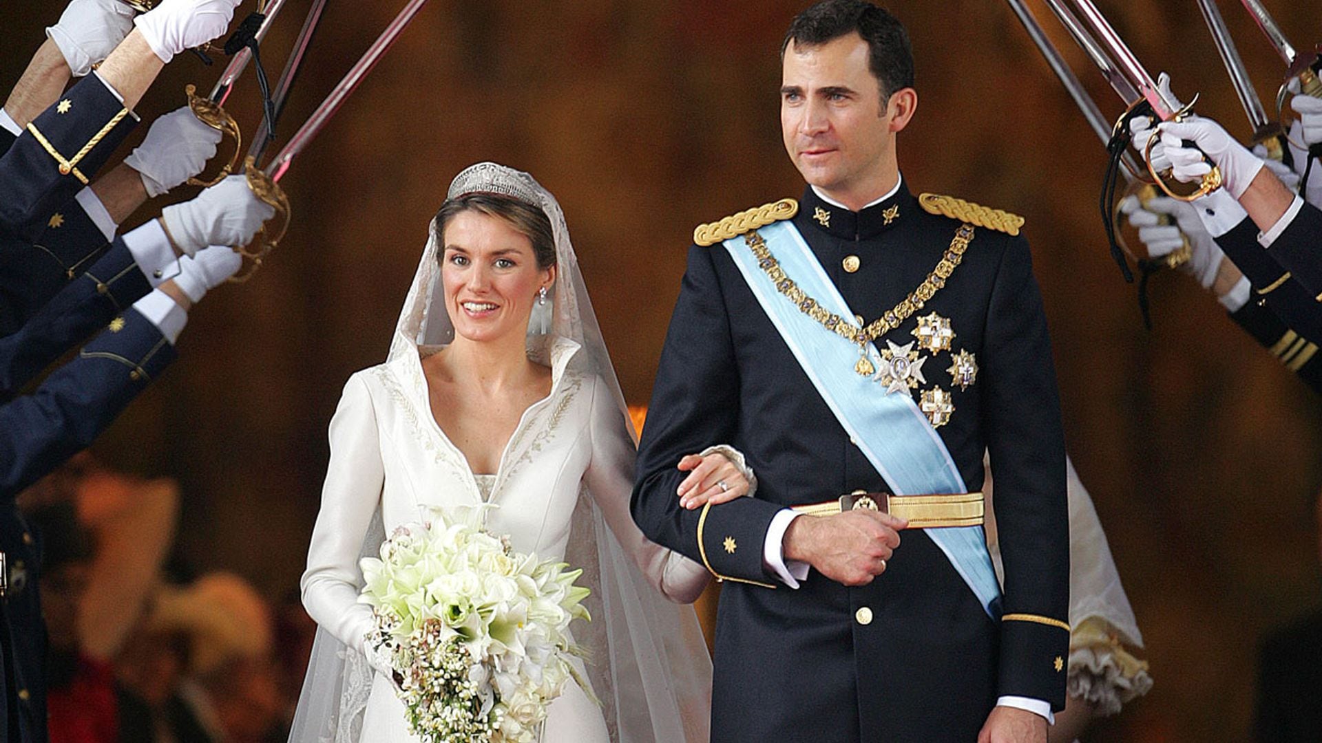 Recordamos los momentos emblemáticos de la boda de los reyes Felipe y Letizia en su 18 aniversario