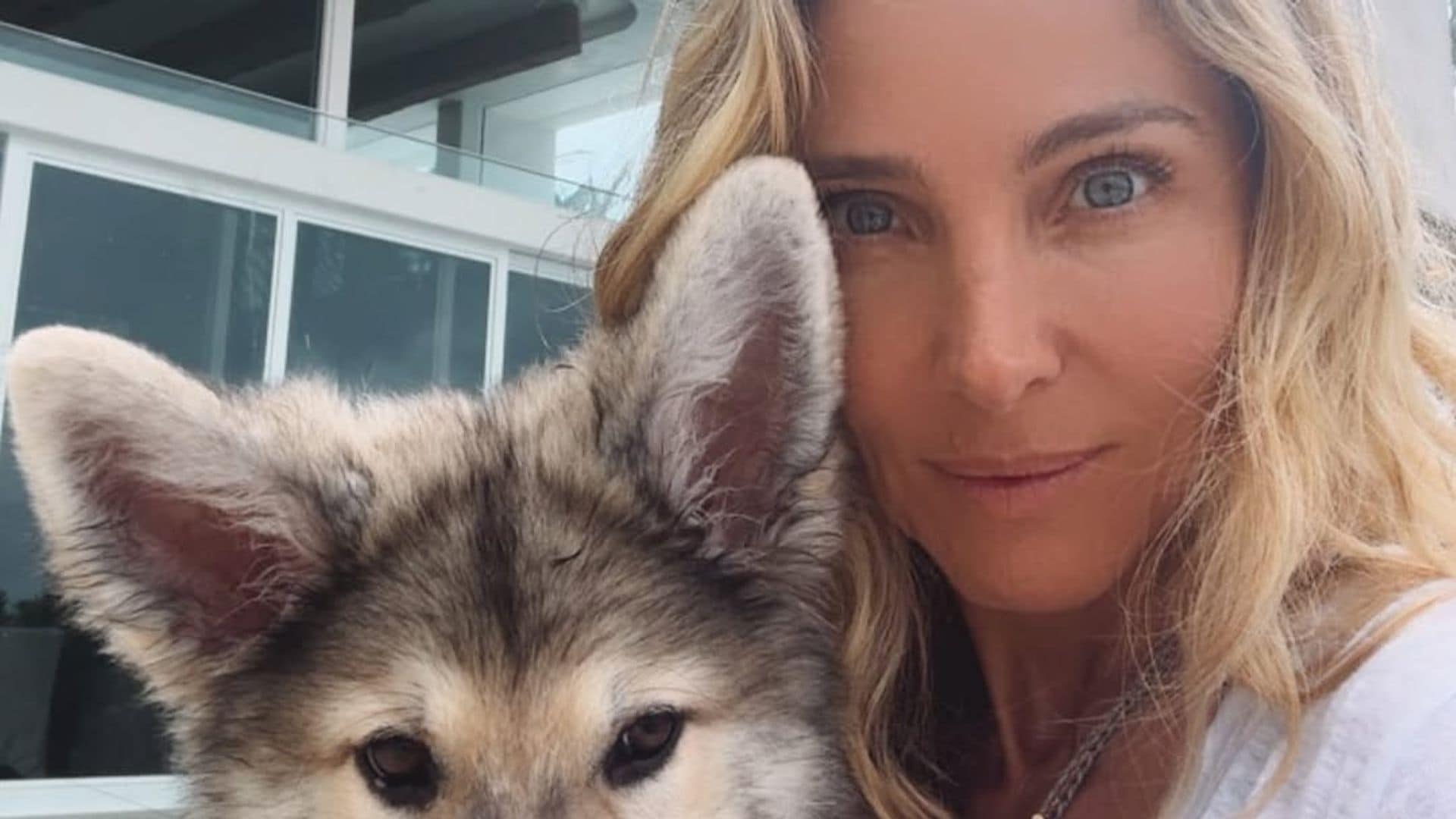 Elsa Pataky presenta al nuevo miembro de la familia: una preciosa mascota que se suma a sus más de 70 animales