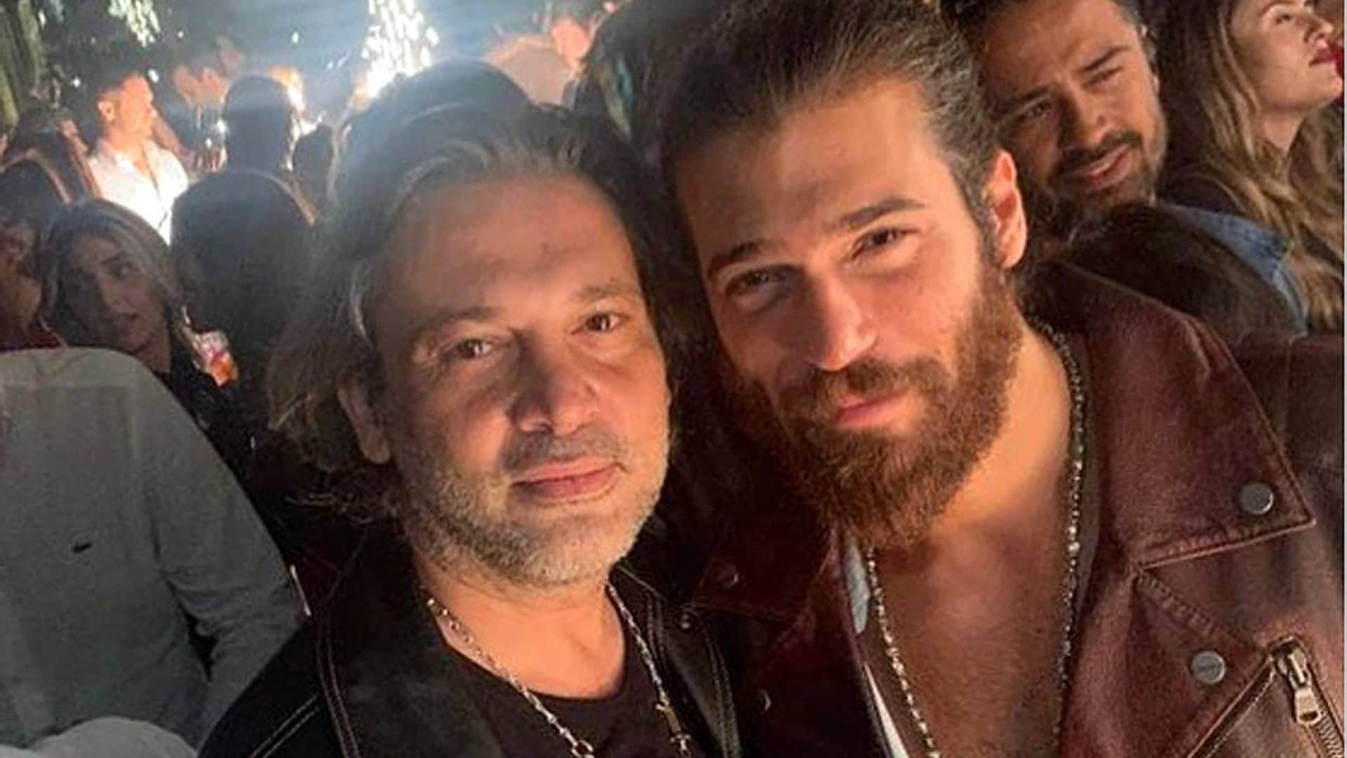 El actor turco Can Yaman, todo un héroe en su fiesta de cumpleaños (que pudo acabar muy mal)