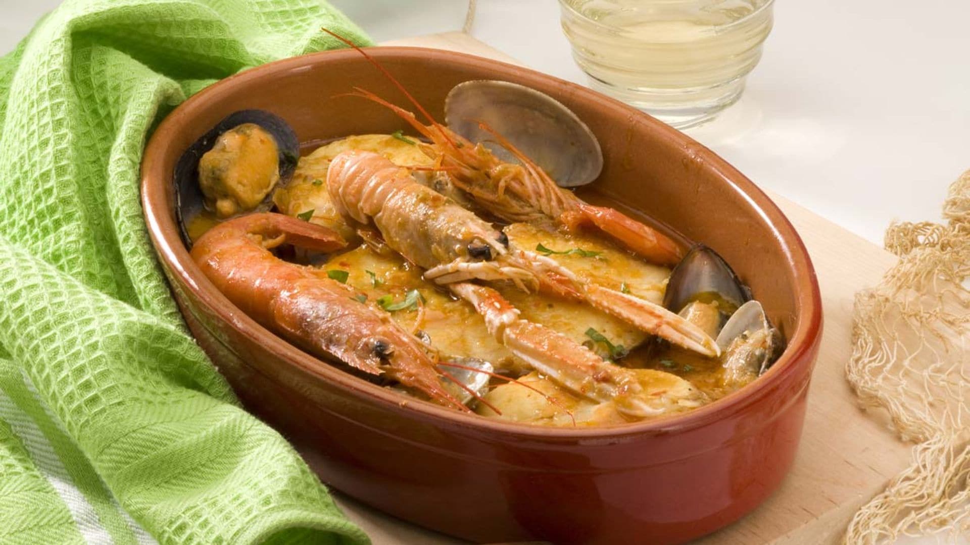 Guiso de dorada y mariscos