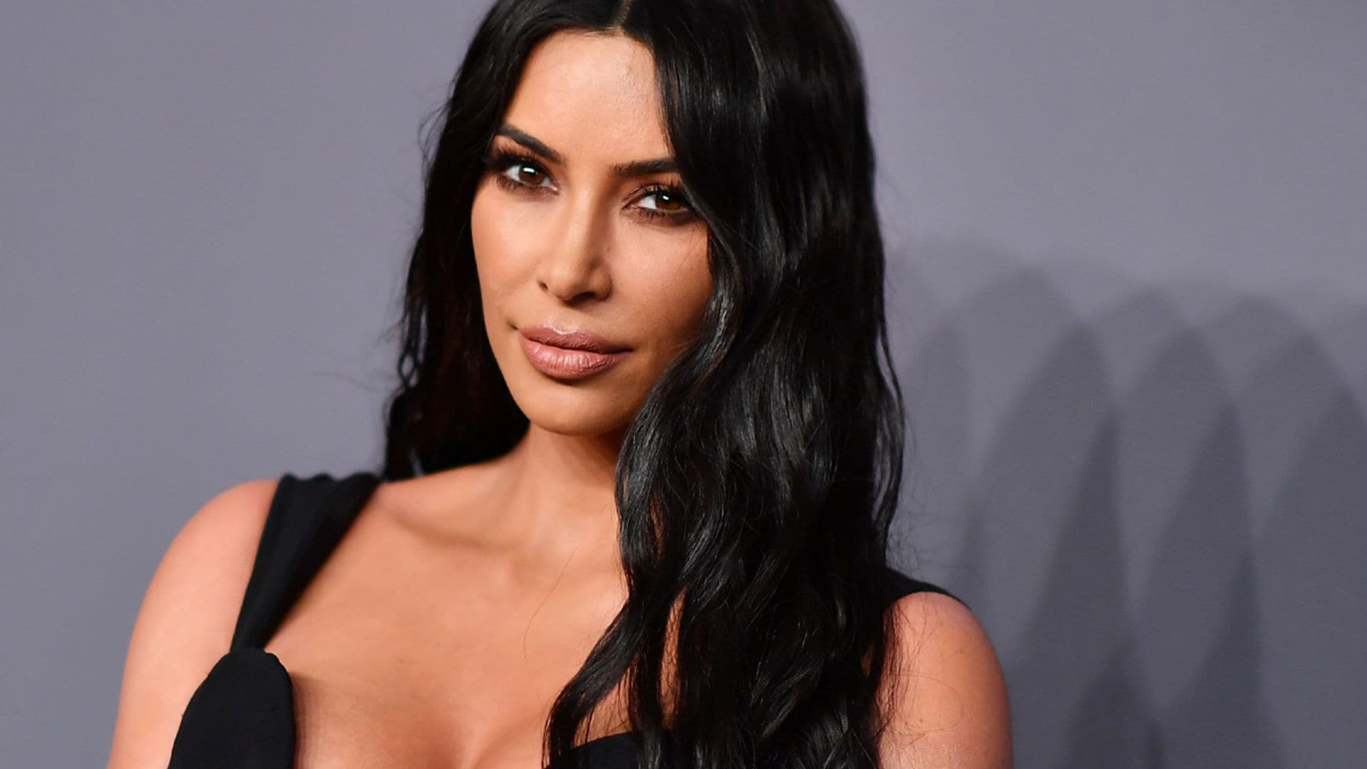¿Qué hacen Kim Kardashian y una actriz de 'Euphoria' trabajando juntas?