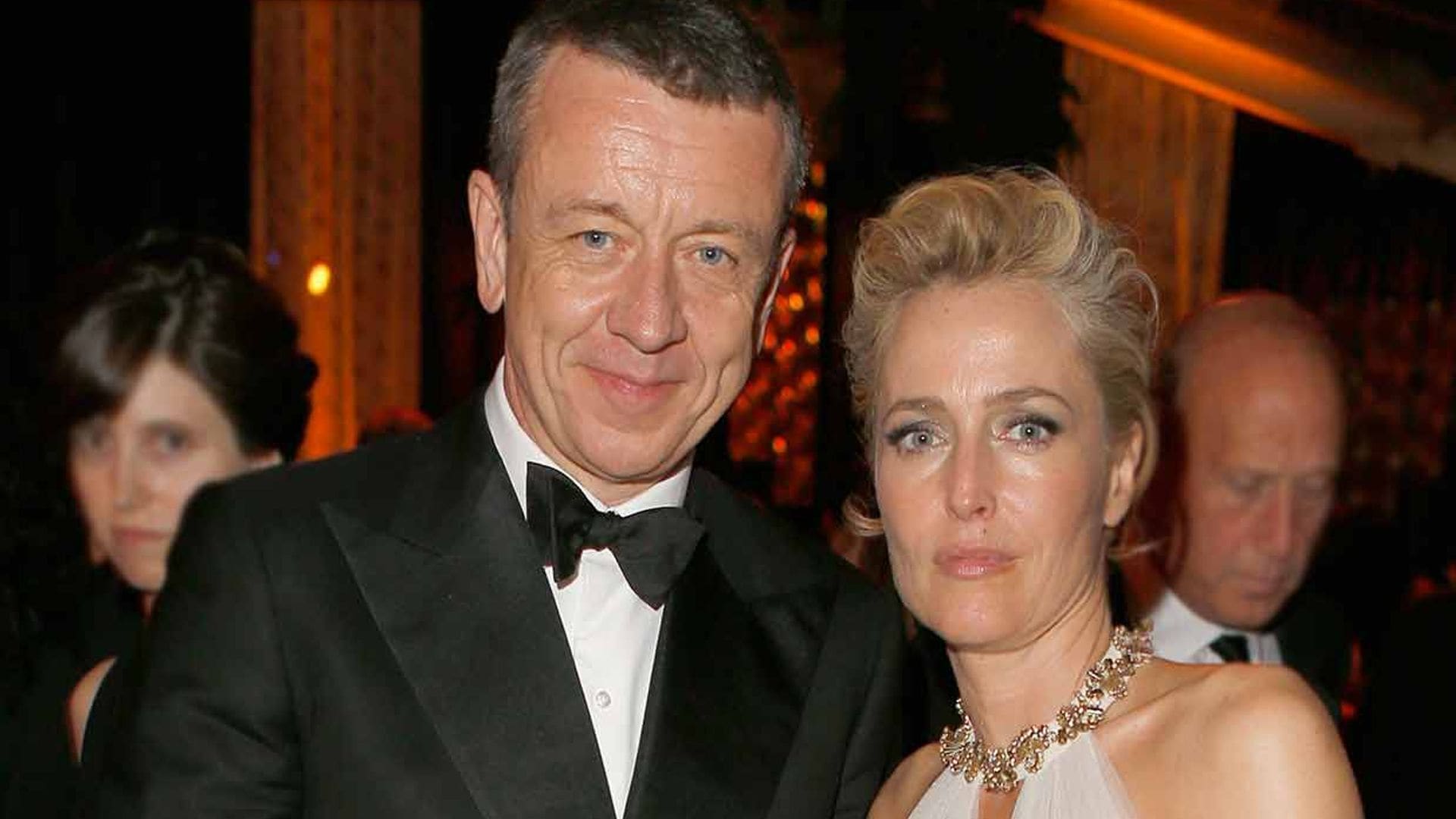 La desconocida relación de Gillian Anderson con su 'jefe', el creador de 'The Crown'