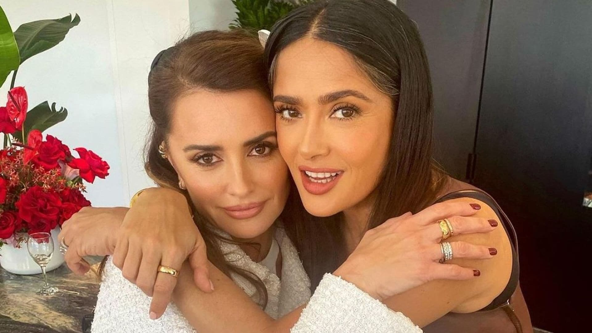 El emotivo mensaje de Salma Hayek a Penélope Cruz con el que han sellado su amistad