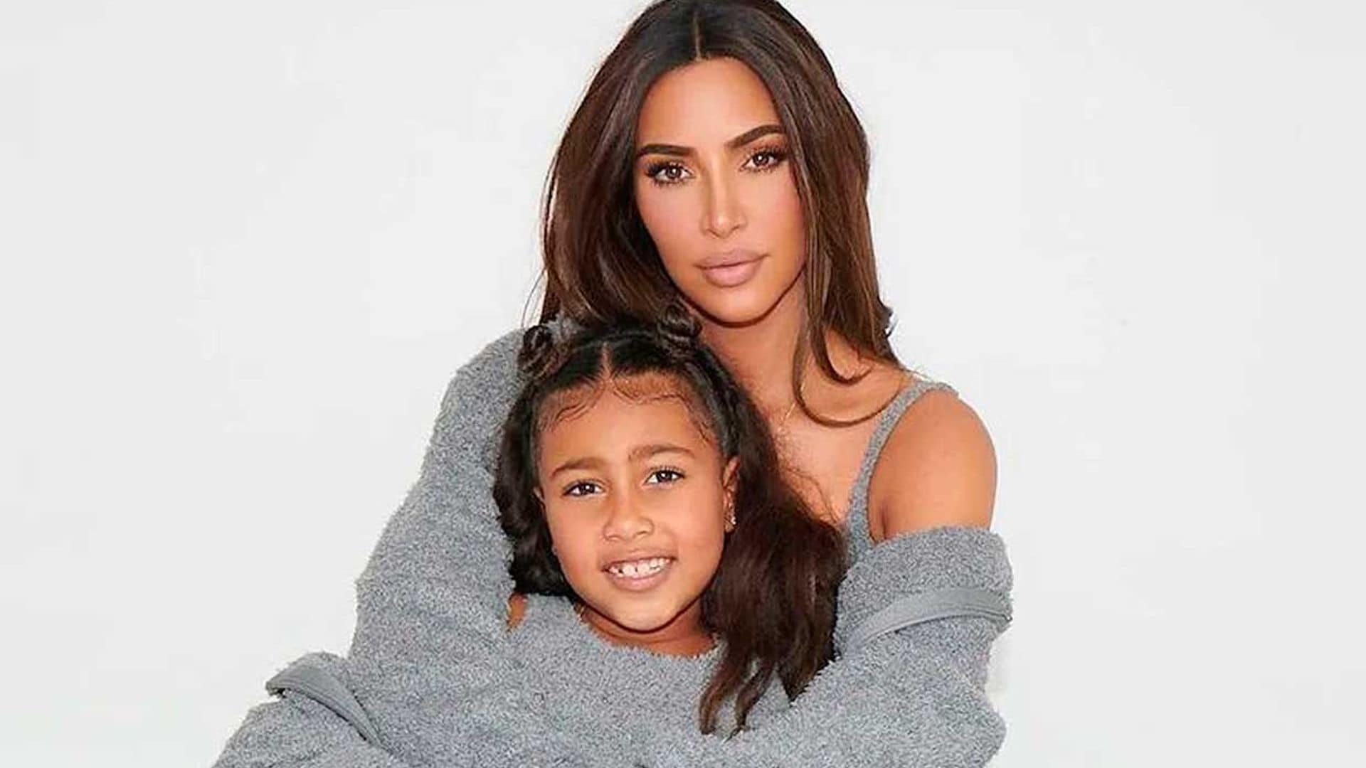 Confirmado por los expertos: solo tiene nueve años pero North West ya conoce los trucos del pelo rizado