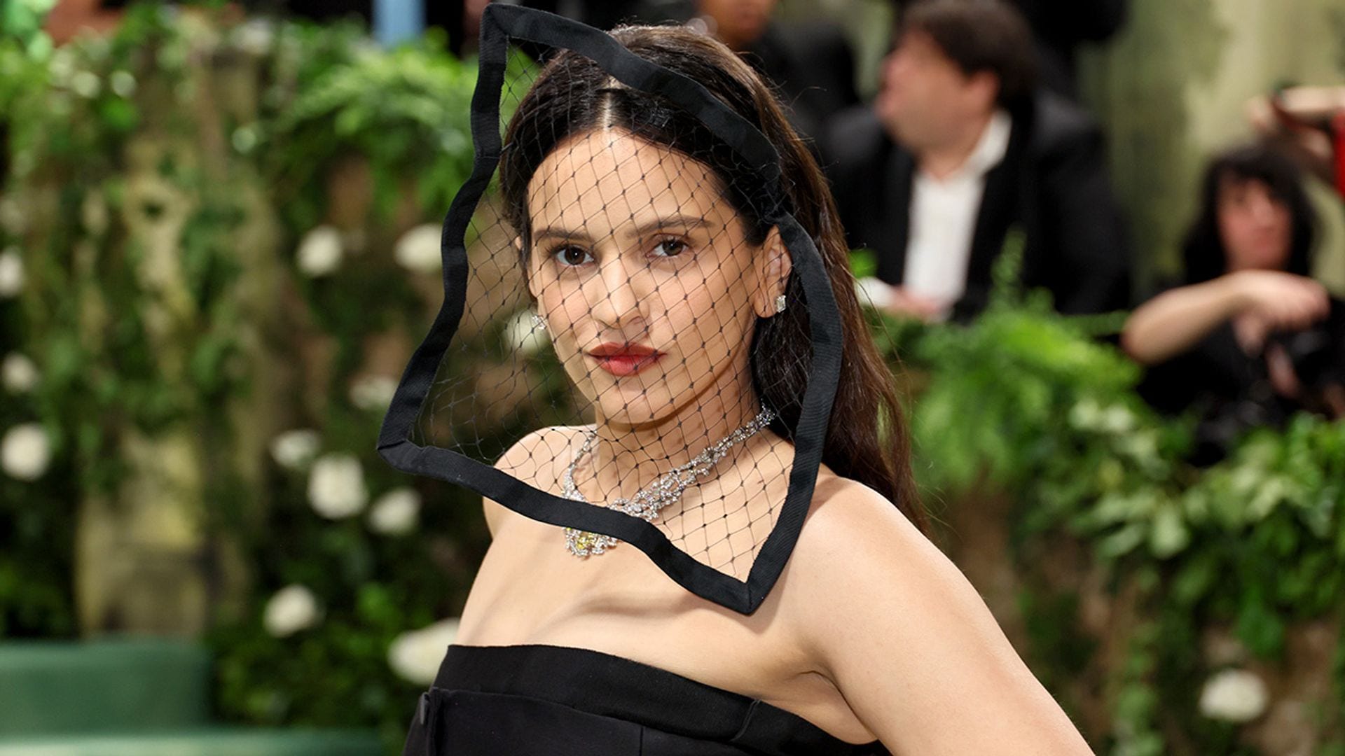 Rosalía y Rauw Alejandro, dos ex que coincidieron en la MET Gala: ¿se enviaron un mensaje con sus 'looks'?