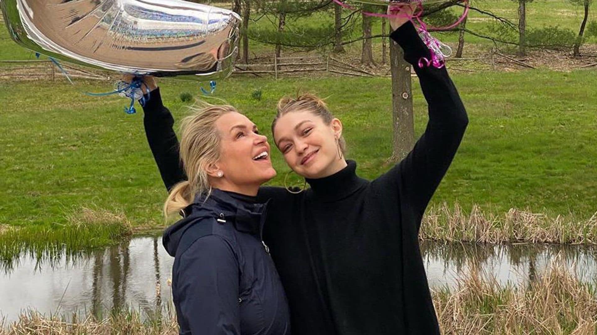 Mamá de Gigi Hadid confirma embarazo de la modelo y sus fans ven por primera vez su pancita