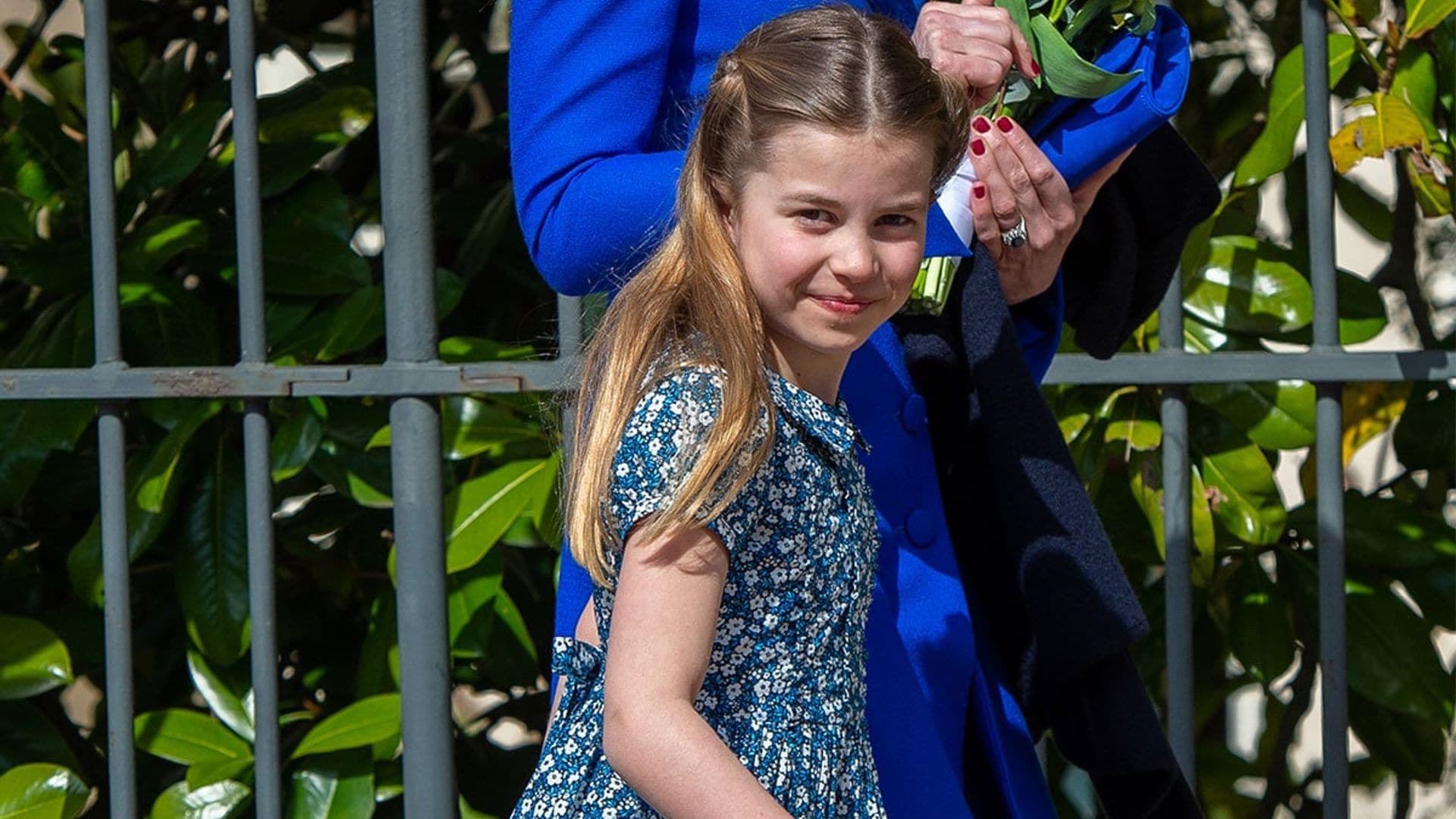 La moda de las mini royals en el servicio de Pascua