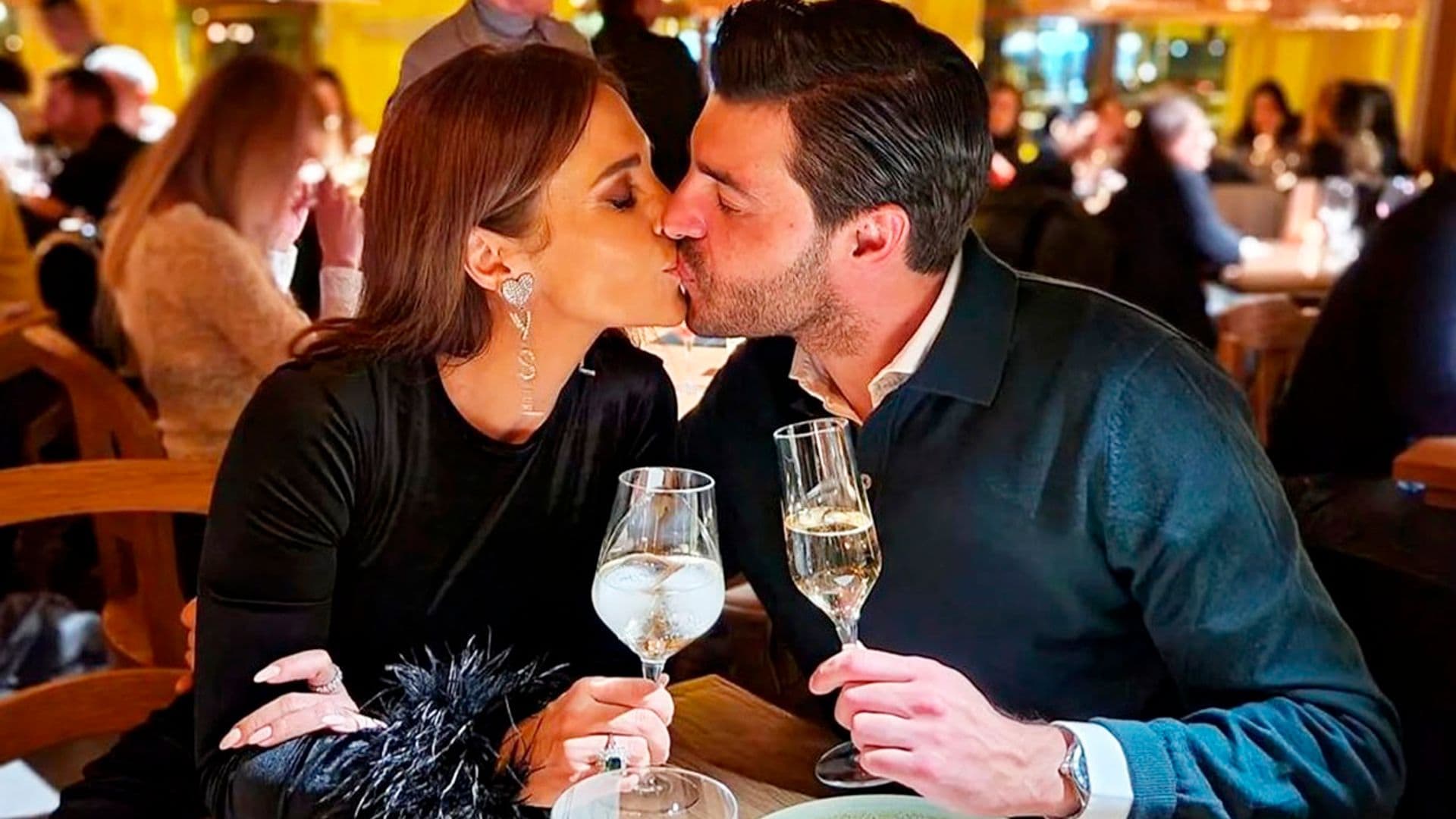 ¡Por bulerías y con un beso de película! Paula Echevarría celebra el cumpleaños de Miguel Torres por todo lo alto