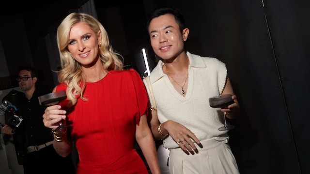 Nicky Hilton Rothschild y Ezra J. William en la fiesta de inauguración de LuisaViaRoma Flagship Store durante la Semana de la Moda New York Ready to Wear el 4 de septiembre de 2024 en Nueva York, Nueva York.