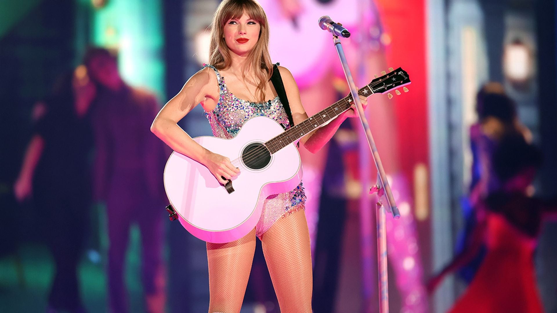 Analizamos los lookazos de Taylor Swift en su regreso a los escenarios, ¡nos han dejado sin palabras!